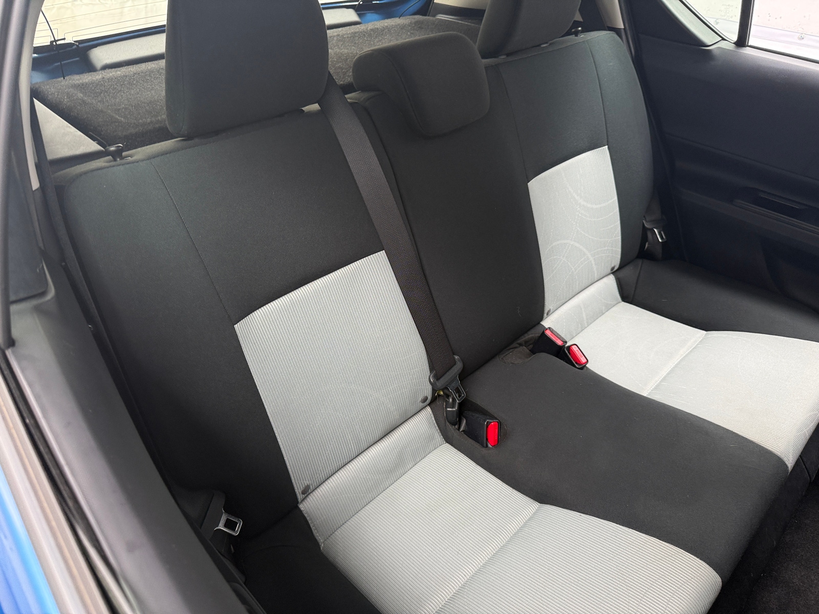 Thumbnail: 2015 Toyota Prius c - 6