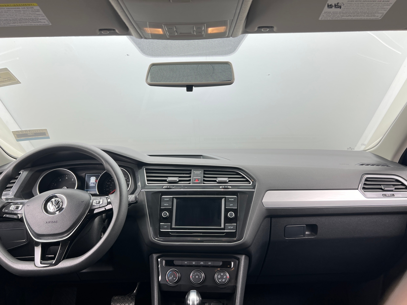 Thumbnail: 2018 Volkswagen Tiguan - 3