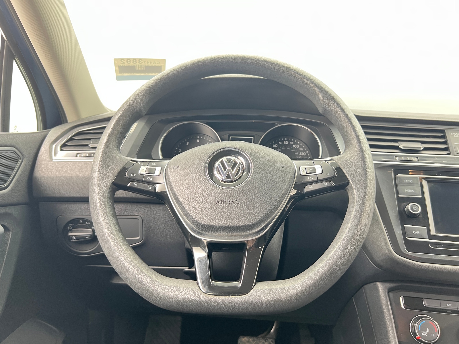 Thumbnail: 2018 Volkswagen Tiguan - 5
