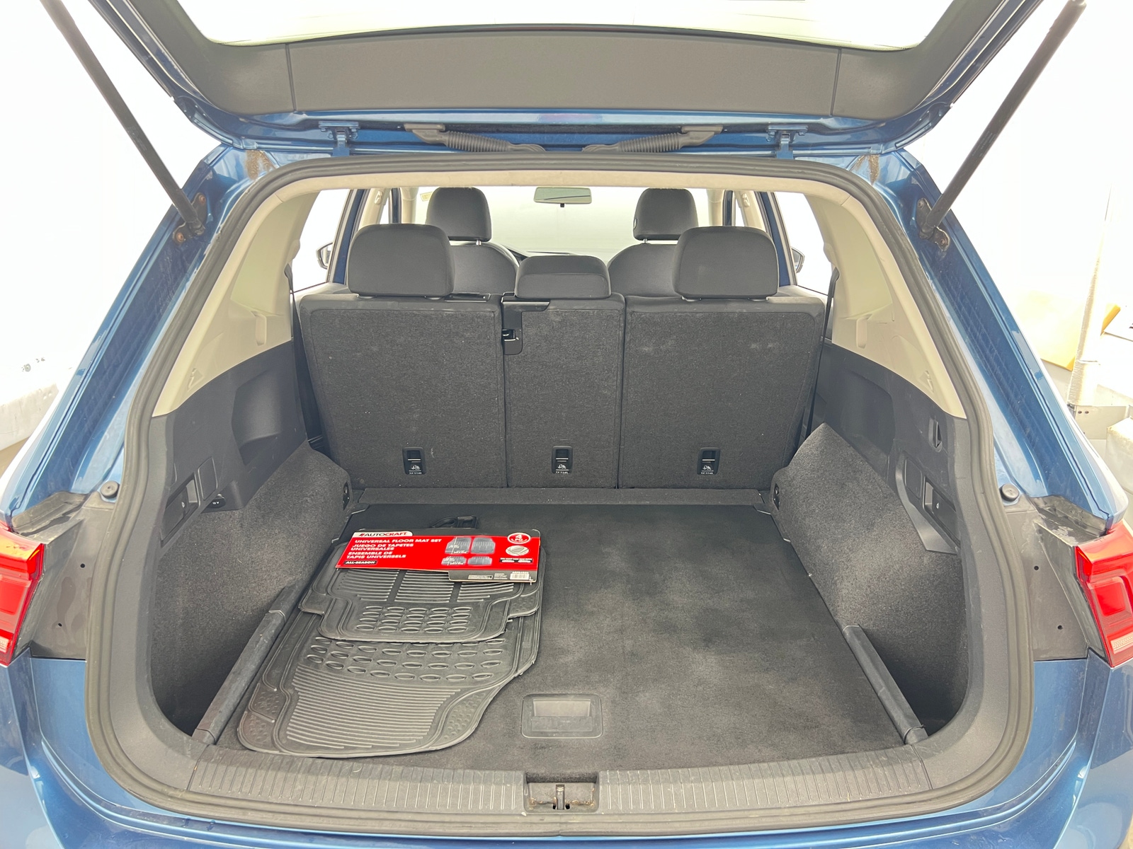 Thumbnail: 2018 Volkswagen Tiguan - 7