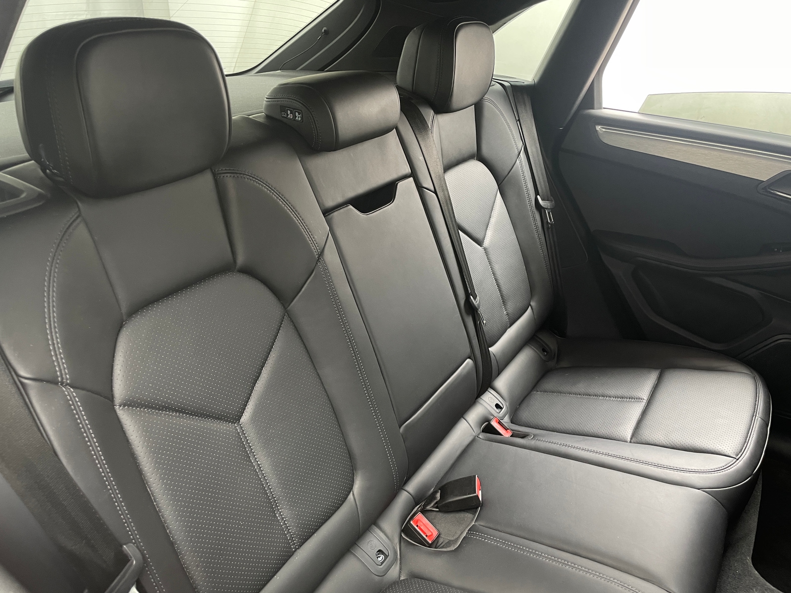 Thumbnail: 2022 Porsche Macan - 5