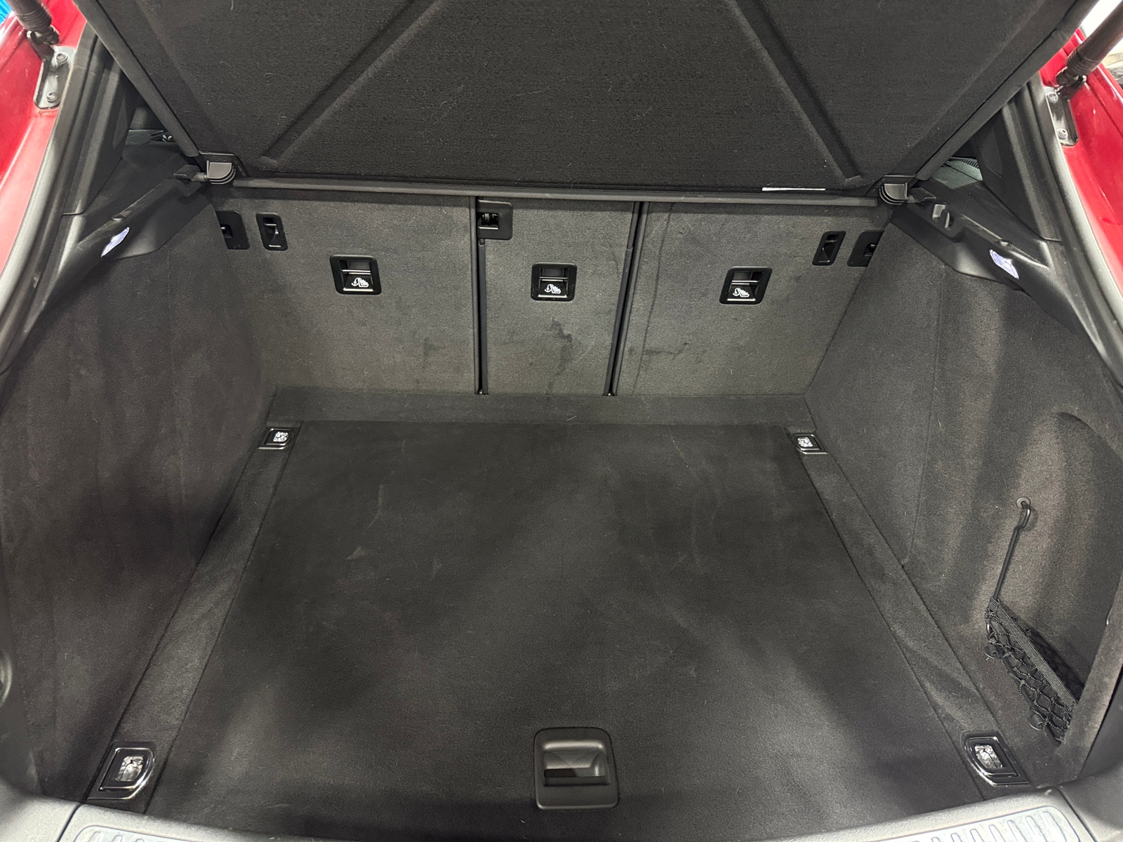 Thumbnail: 2022 Porsche Macan - 6