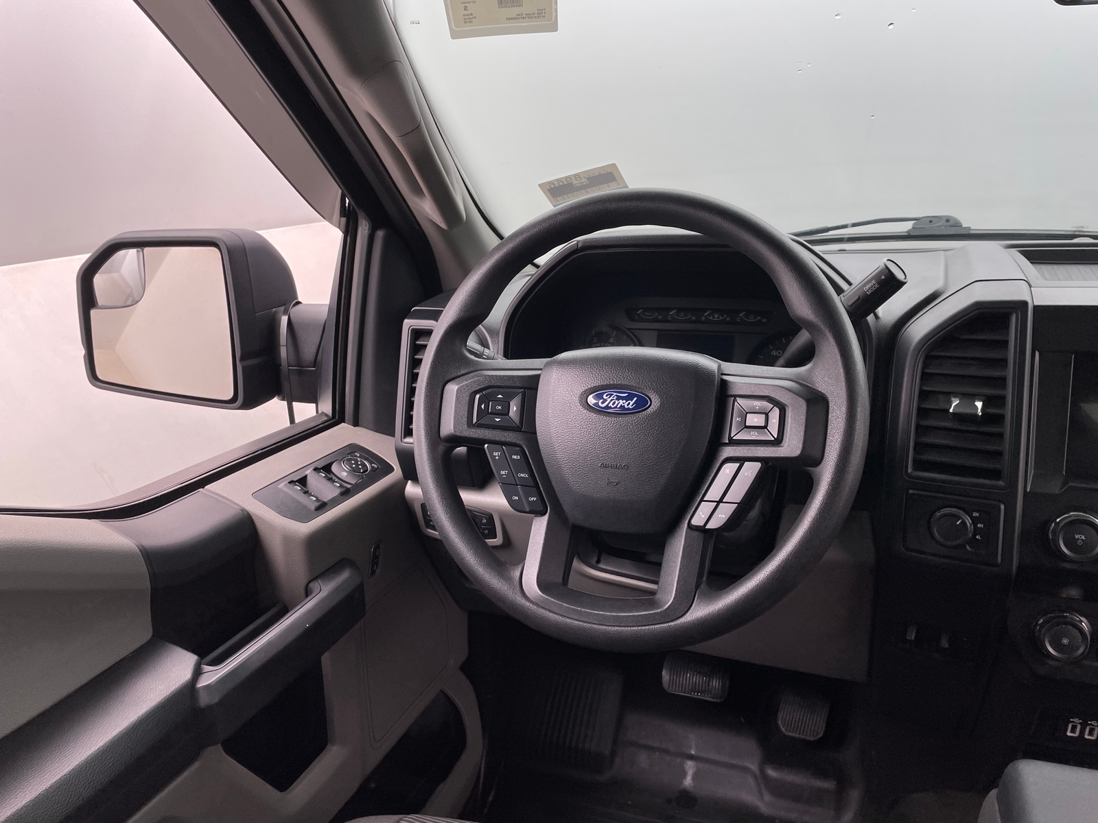 Thumbnail: 2019 Ford Econoline - 5