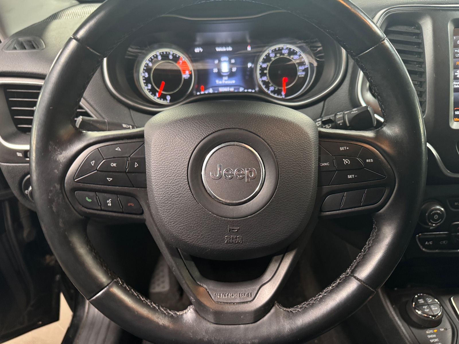 Thumbnail: 2020 Jeep Cherokee - 5