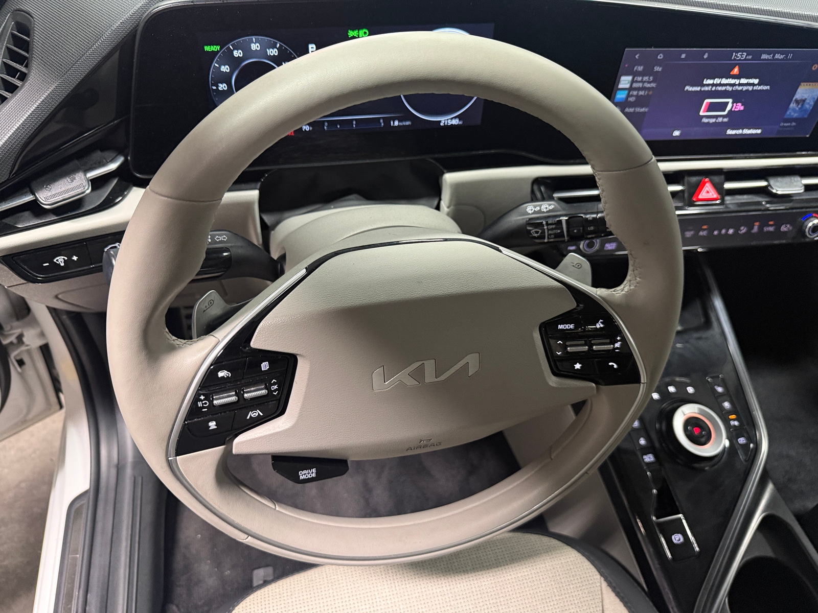 Thumbnail: 2023 Kia Niro - 4