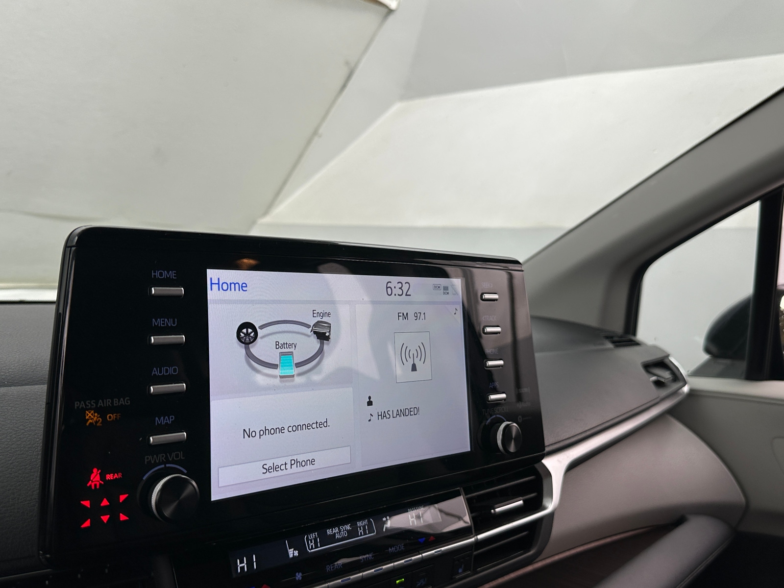 Thumbnail: 2022 Toyota Sienna - 3