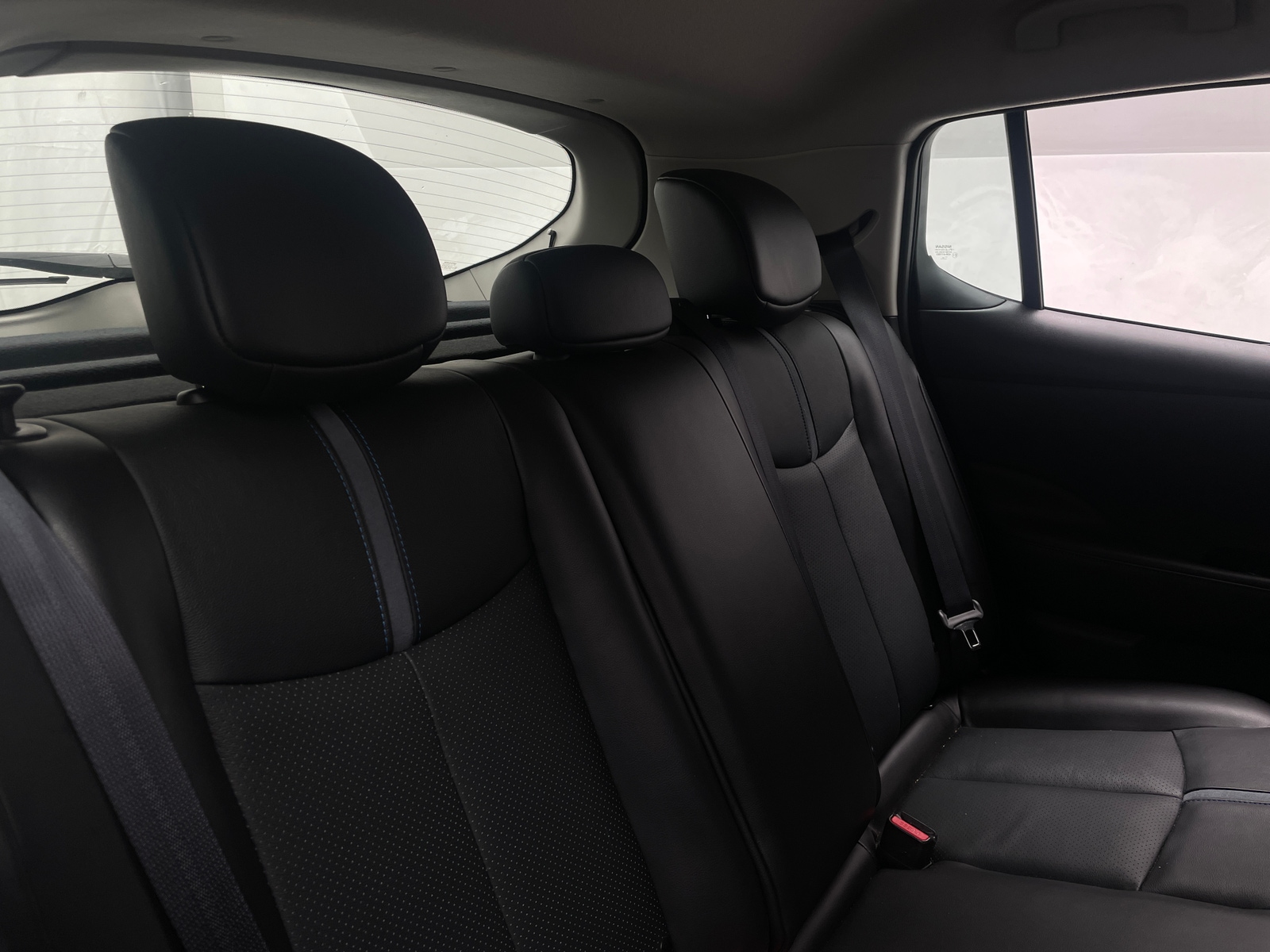 Thumbnail: 2022 Nissan Leaf - 5