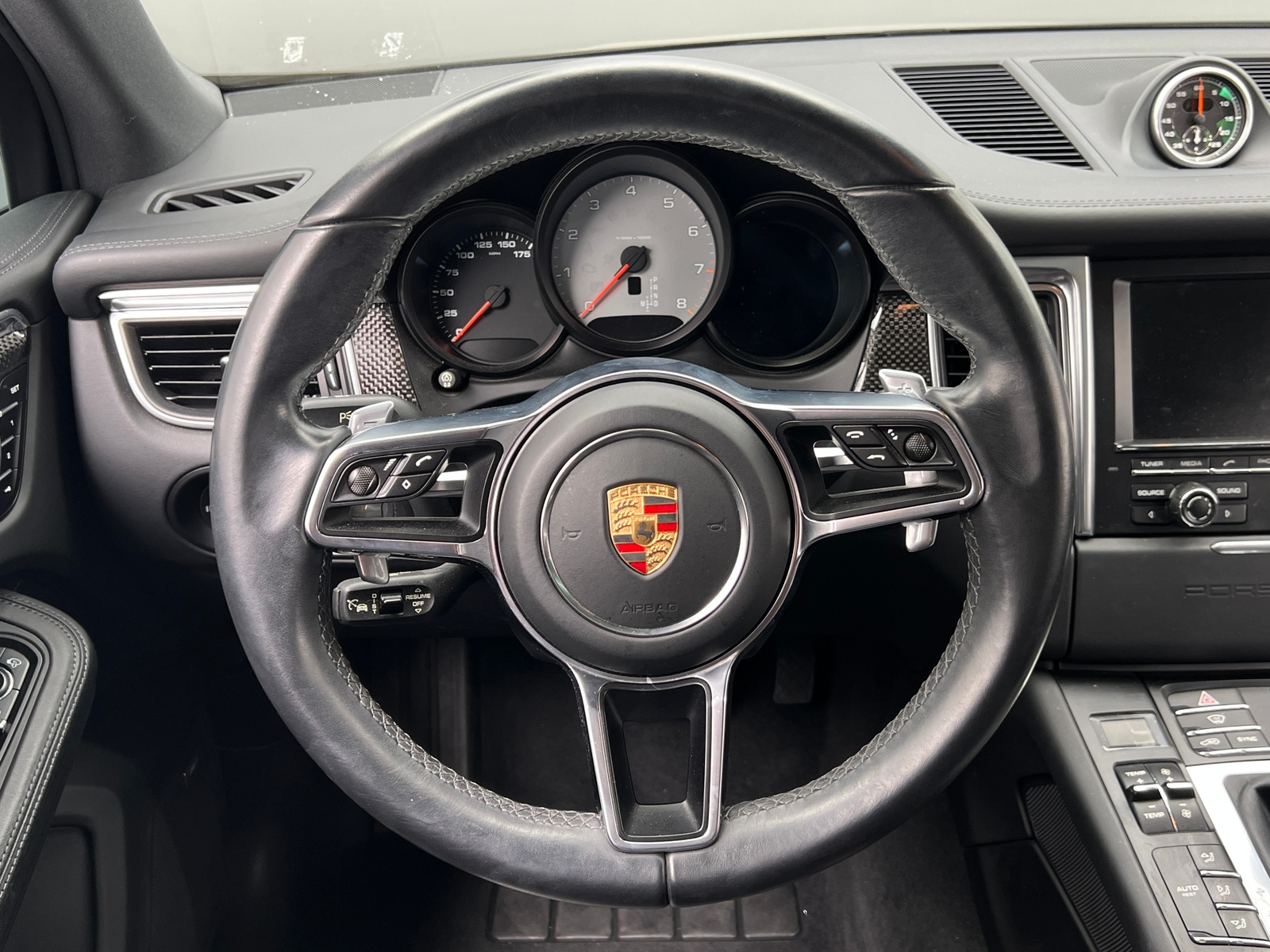 Thumbnail: 2015 Porsche Macan - 4