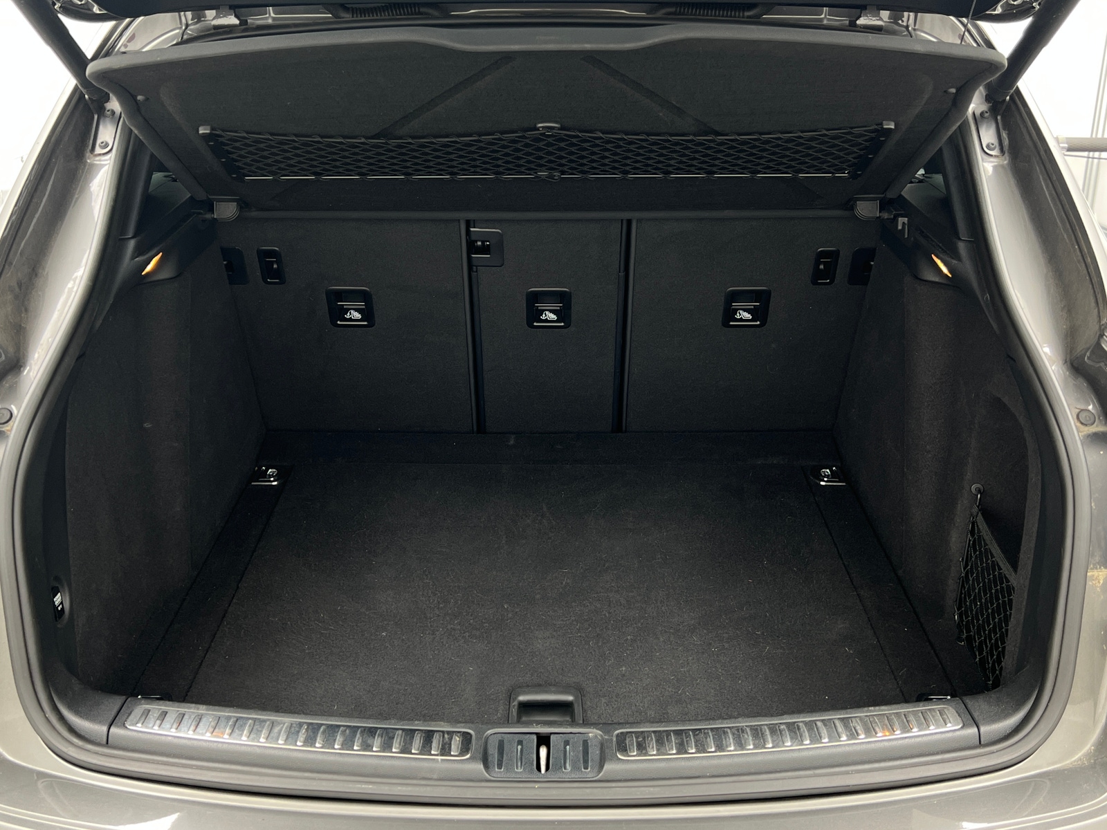 Thumbnail: 2015 Porsche Macan - 6