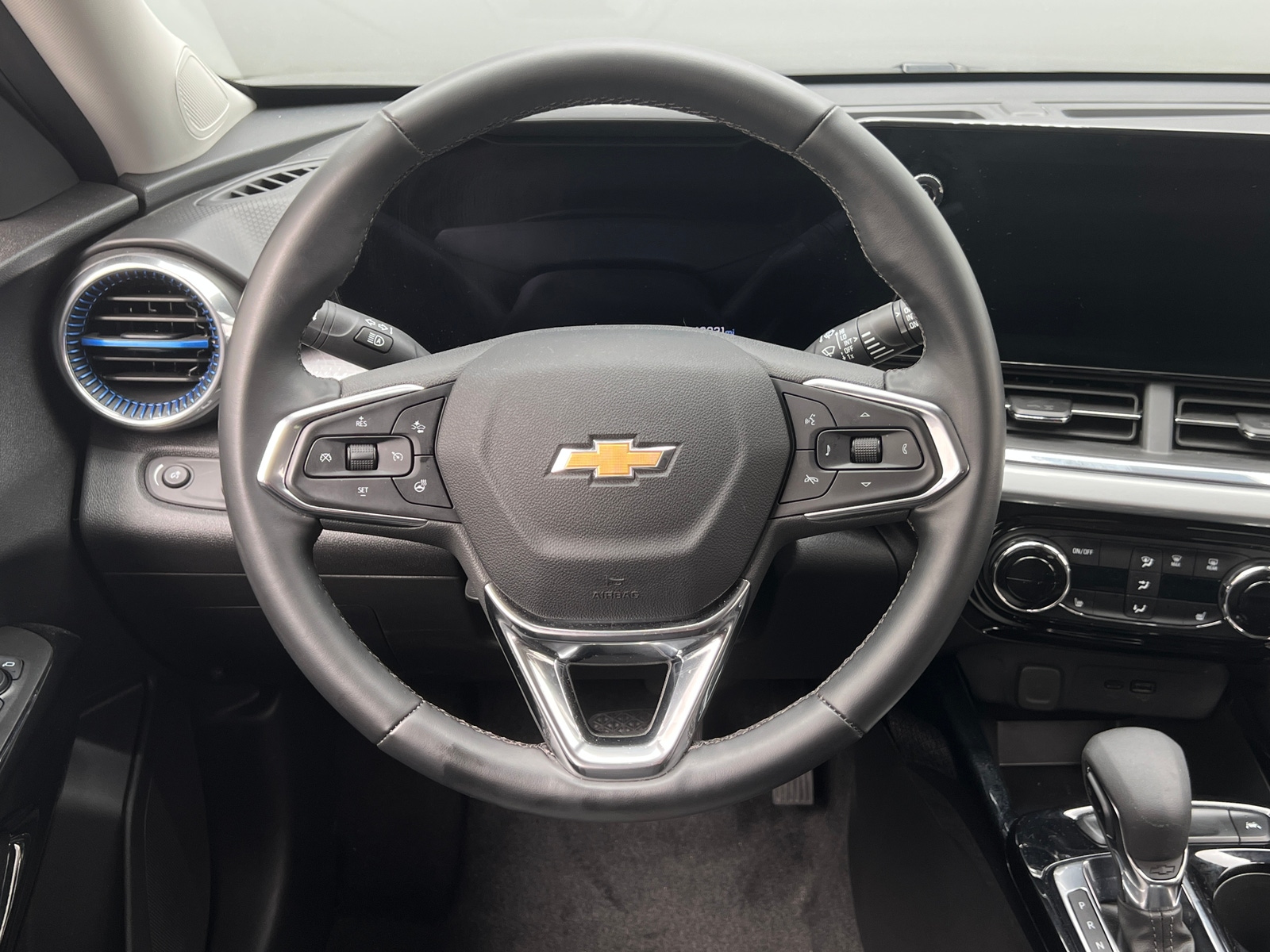 Thumbnail: 2025 Chevrolet Trax - 5