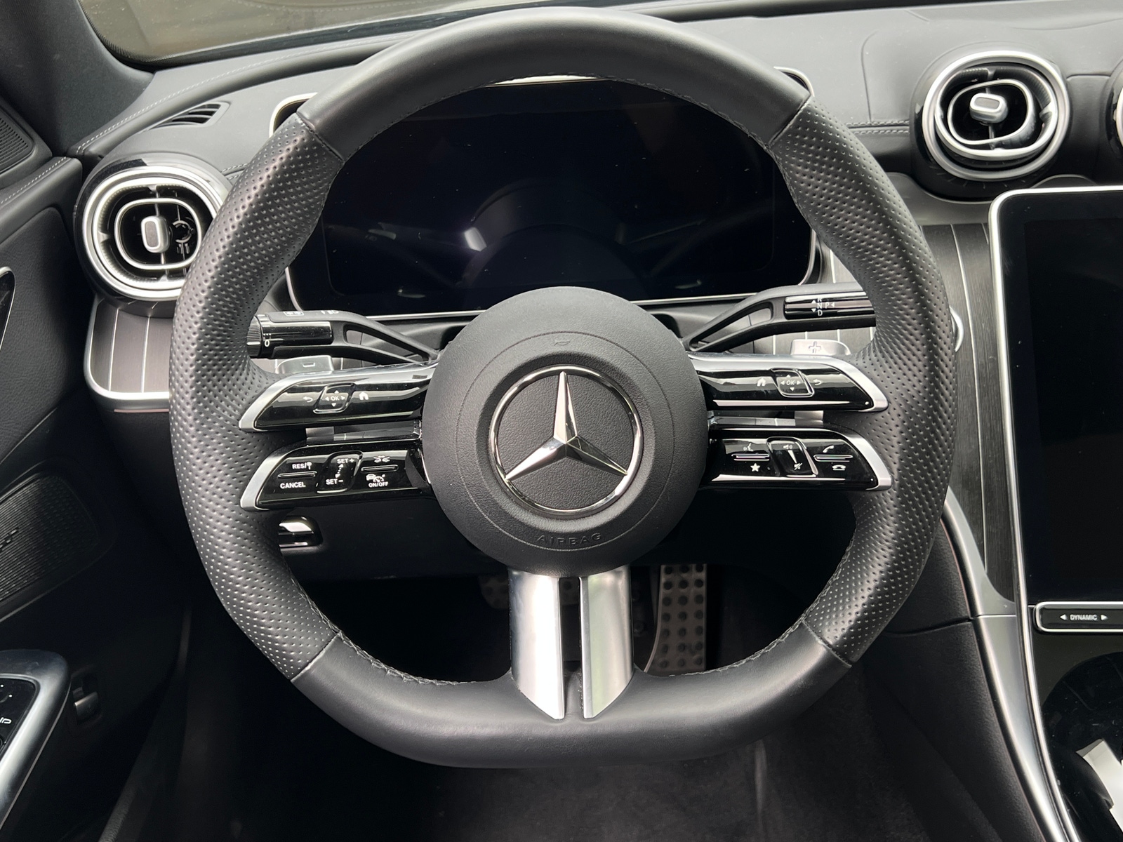 Thumbnail: 2023 Mercedes-Benz C-Class - 4