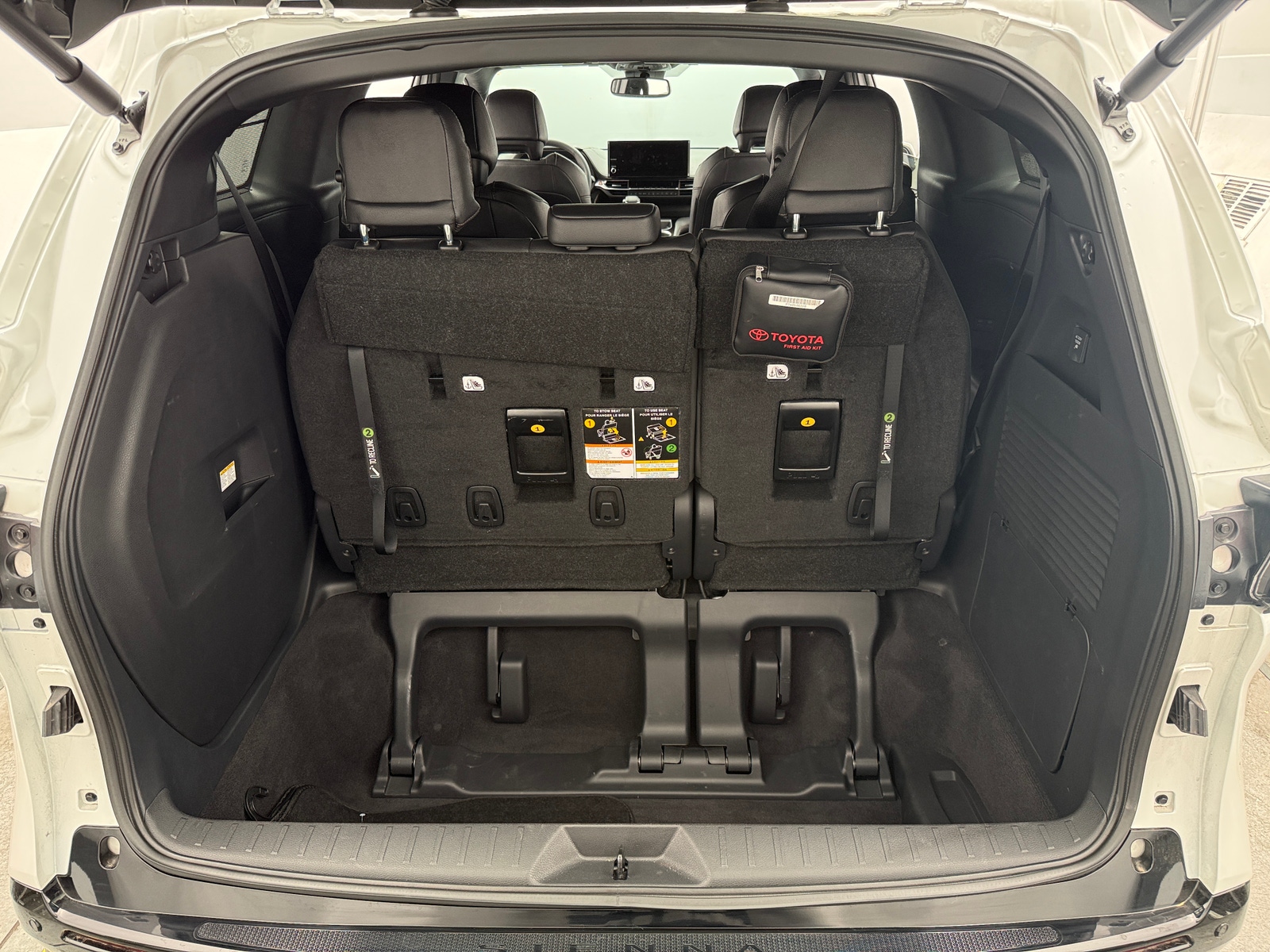 Thumbnail: 2025 Toyota Sienna - 6