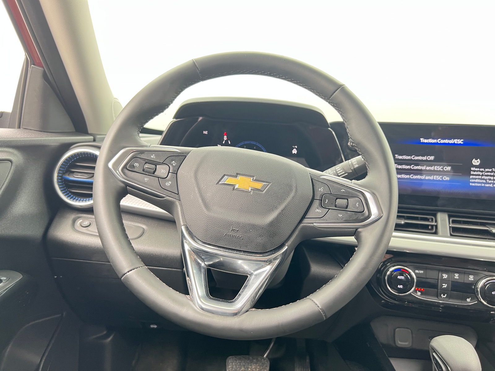 Thumbnail: 2025 Chevrolet Trax - 5