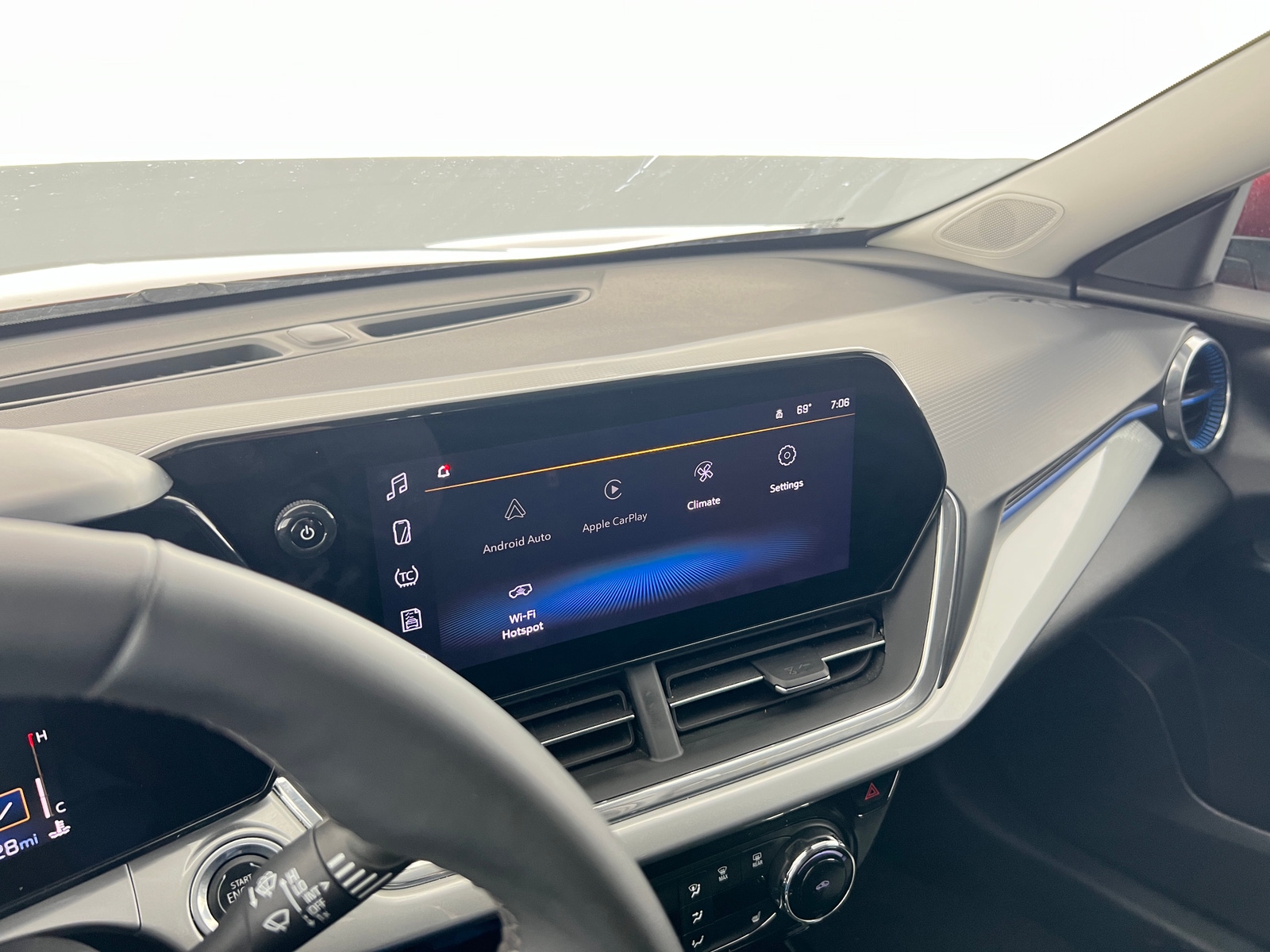 Thumbnail: 2025 Chevrolet Trax - 4