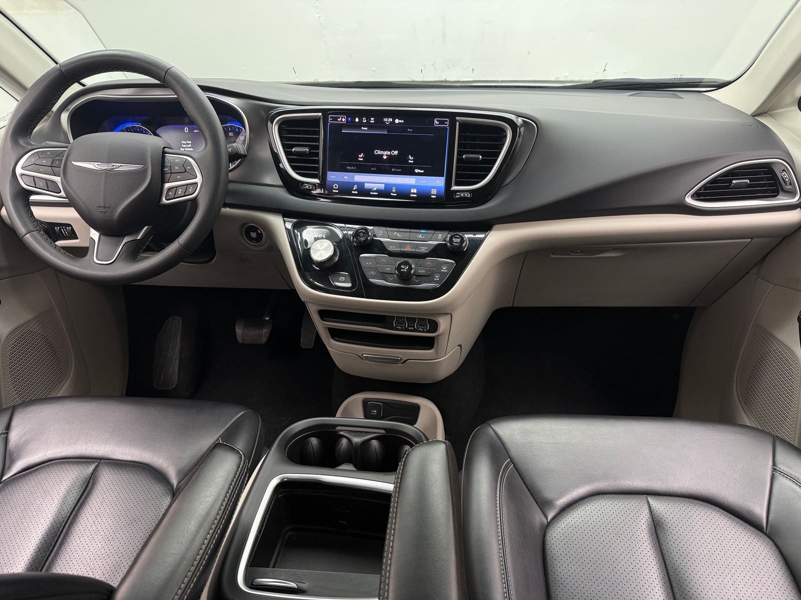 Thumbnail: 2023 Chrysler Pacifica - 2