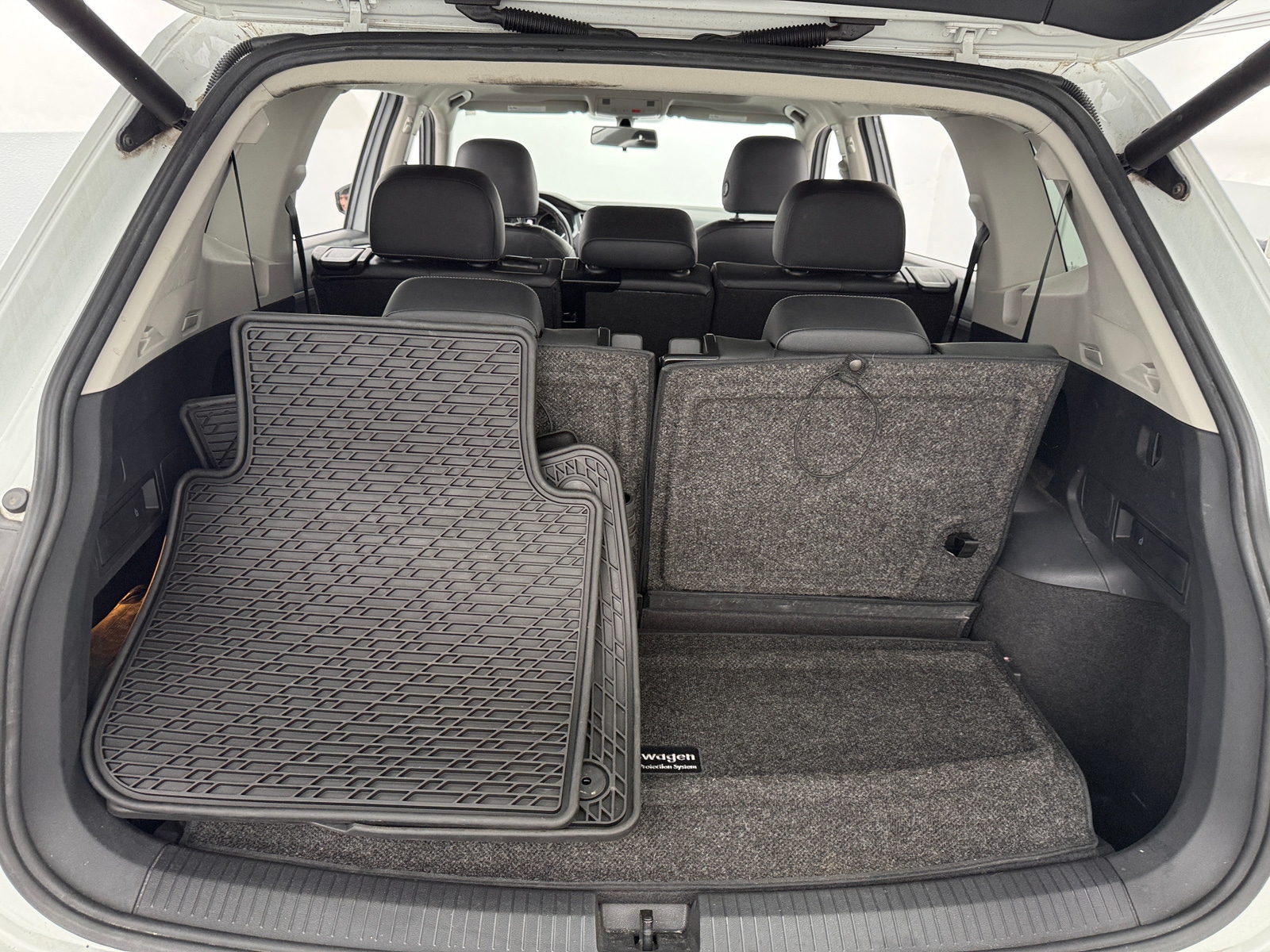 Thumbnail: 2018 Volkswagen Tiguan - 6