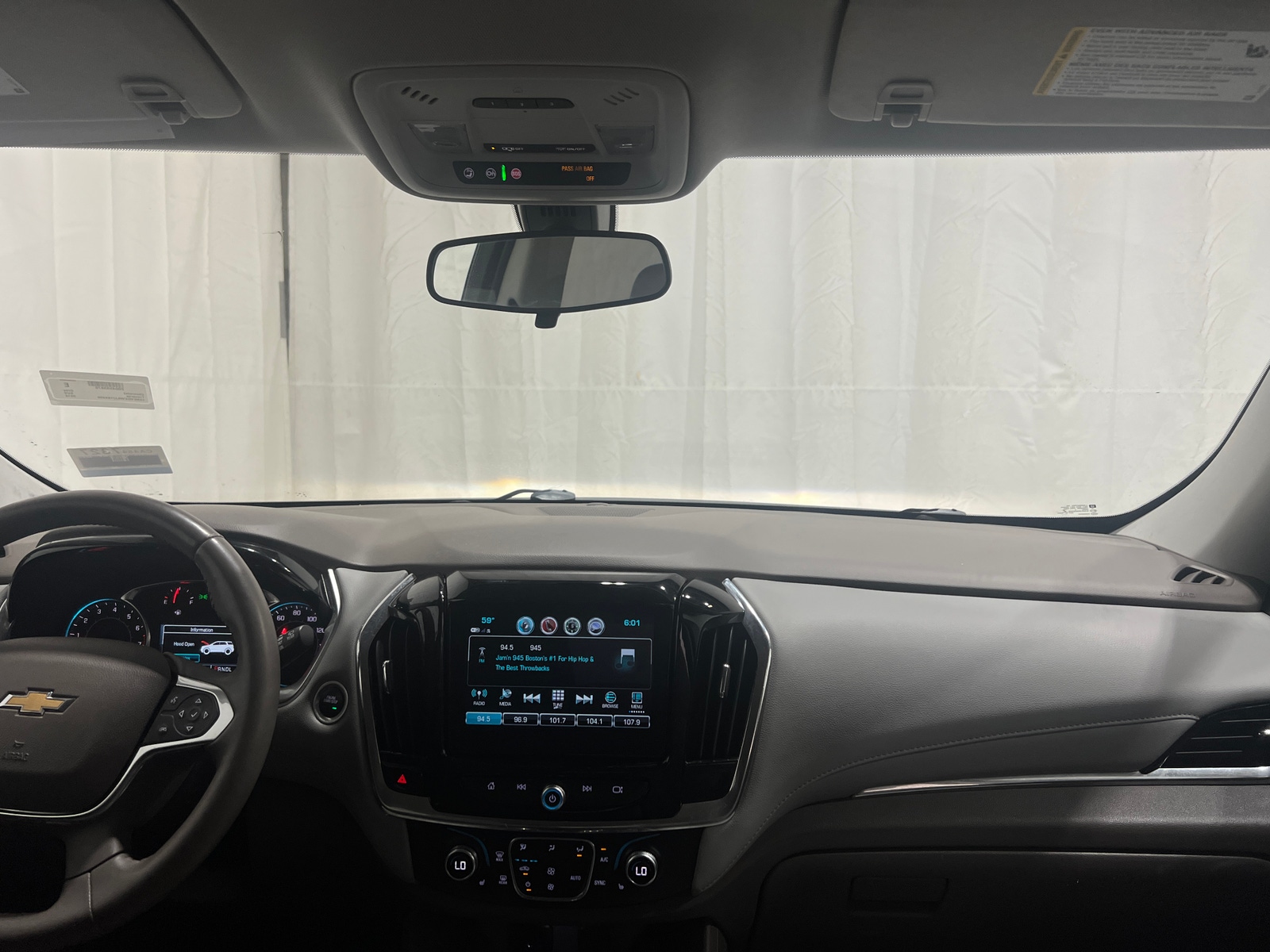 Thumbnail: 2018 Chevrolet Traverse - 3