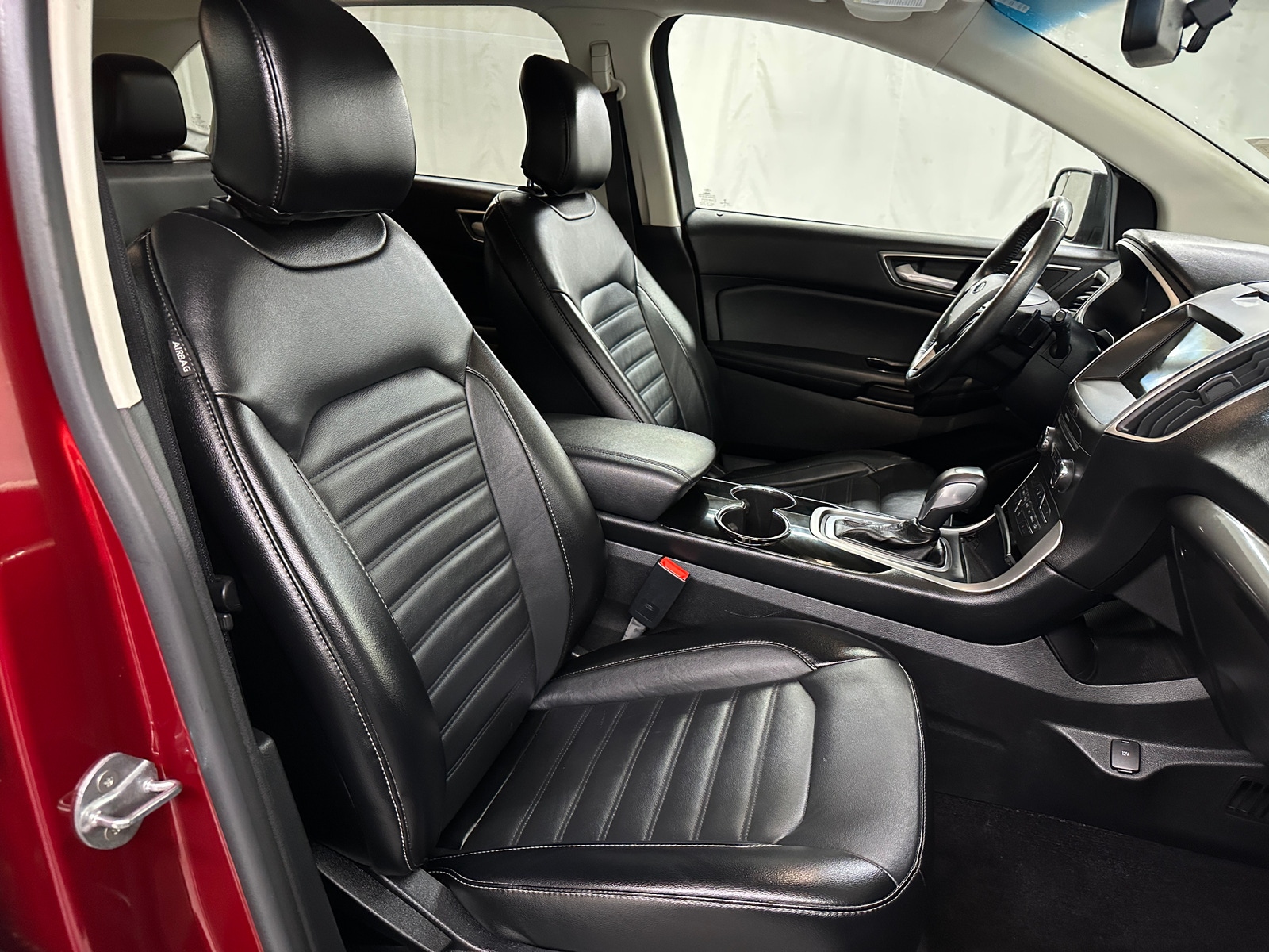 Thumbnail: 2016 Ford Edge - 2