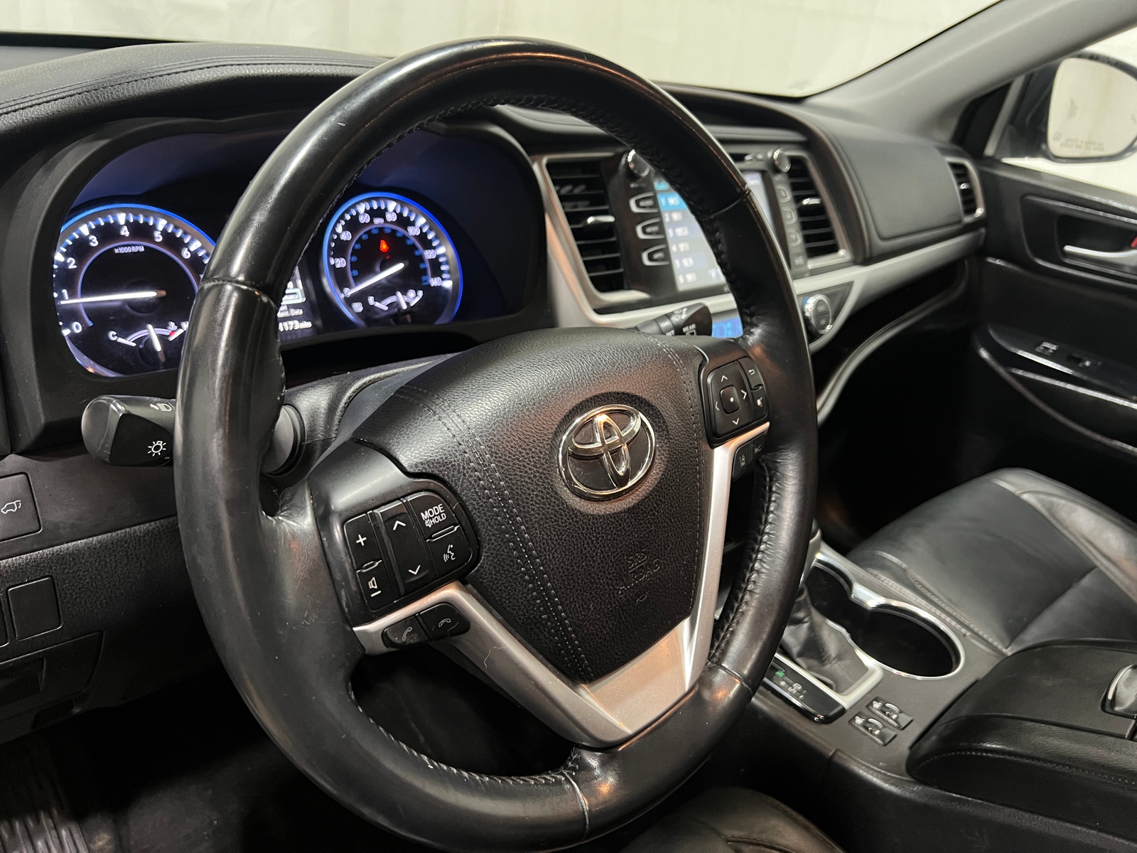 Thumbnail: 2018 Toyota Highlander - 4
