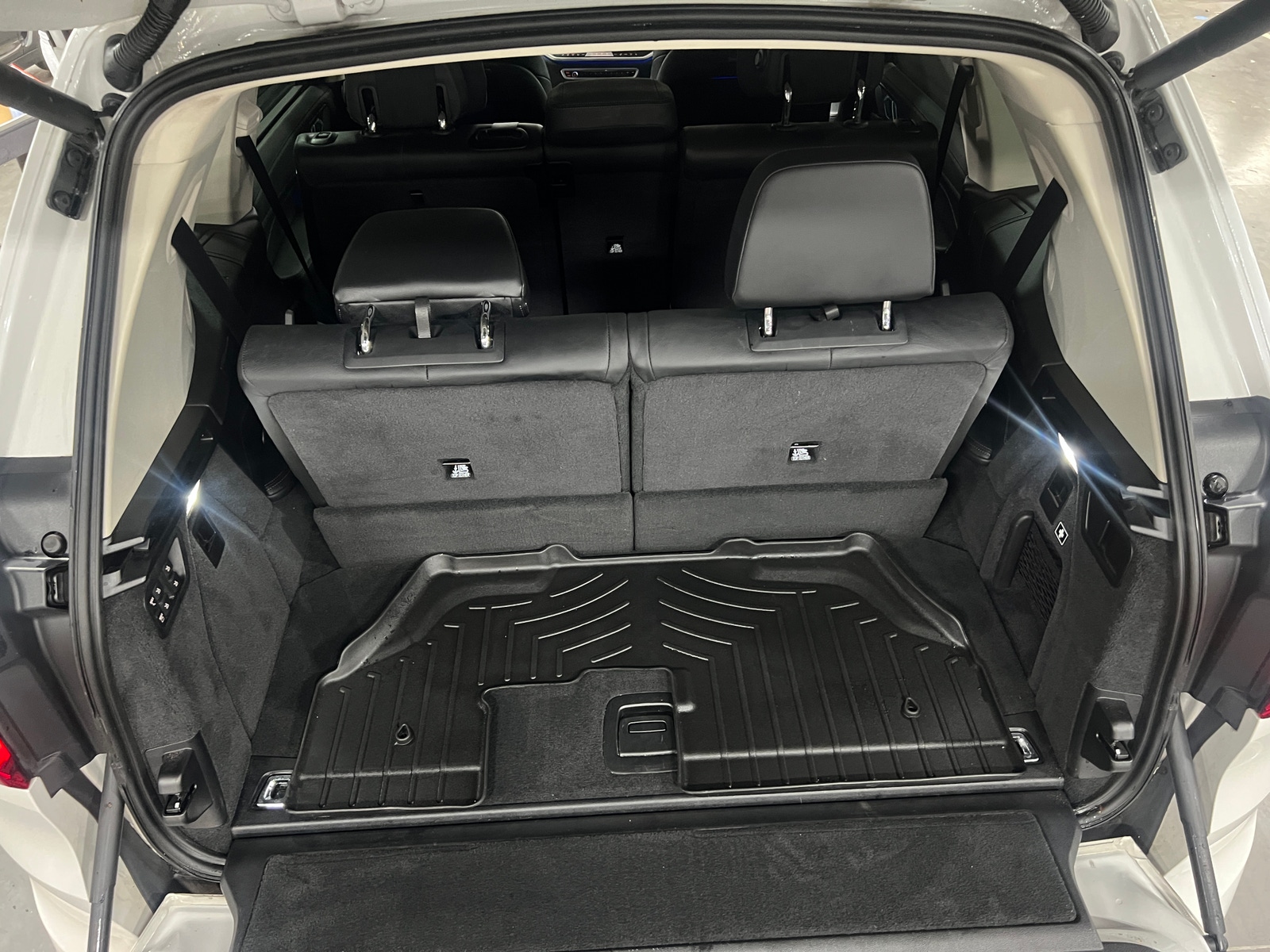 Thumbnail: 2021 BMW X7 - 6