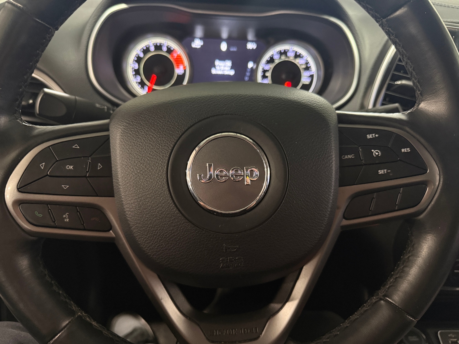 Thumbnail: 2019 Jeep Cherokee - 4