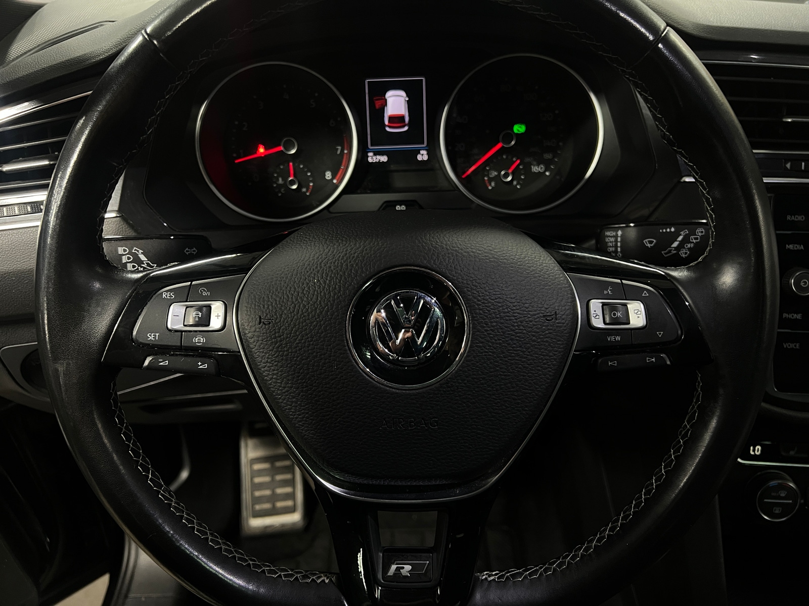 Thumbnail: 2021 Volkswagen Tiguan - 4