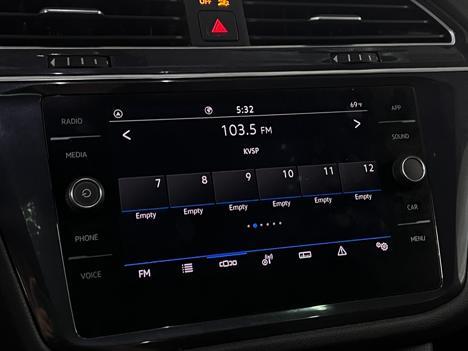 Thumbnail: 2021 Volkswagen Tiguan - 3