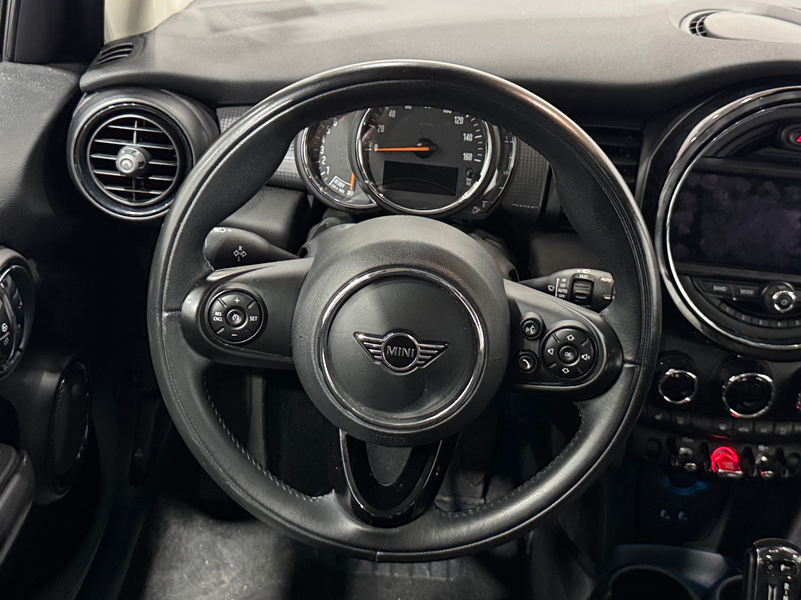 Thumbnail: 2020 MINI Cooper Hardtop - 4