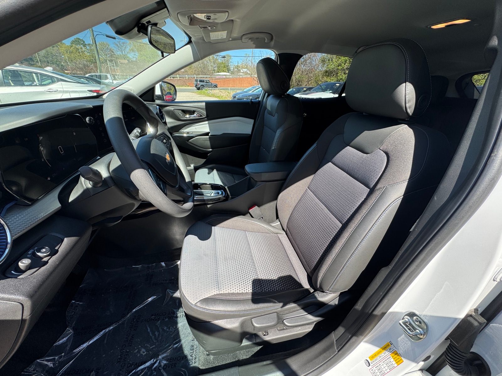 Thumbnail: 2025 Chevrolet Trax - 2