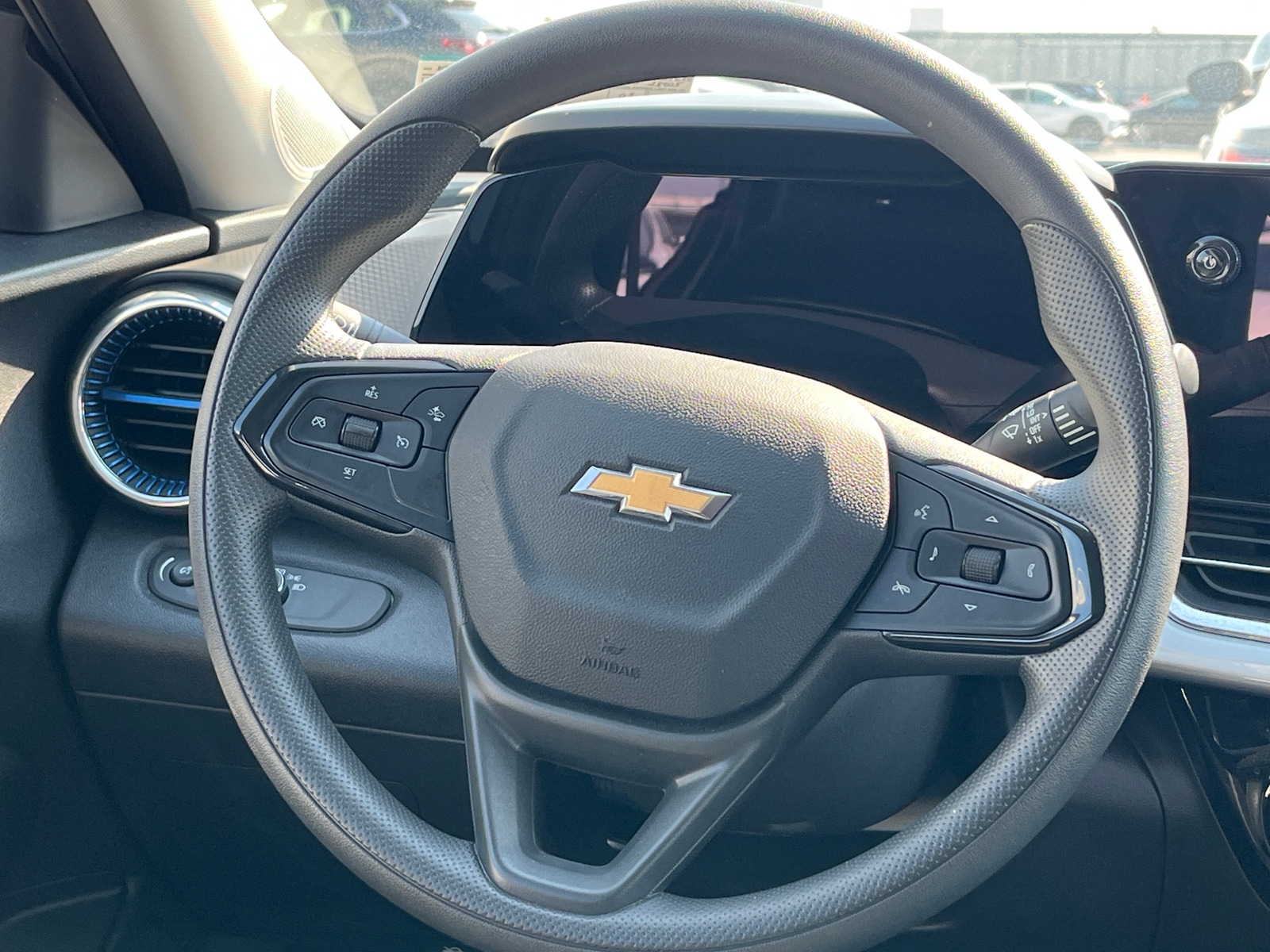 Thumbnail: 2025 Chevrolet Trax - 5