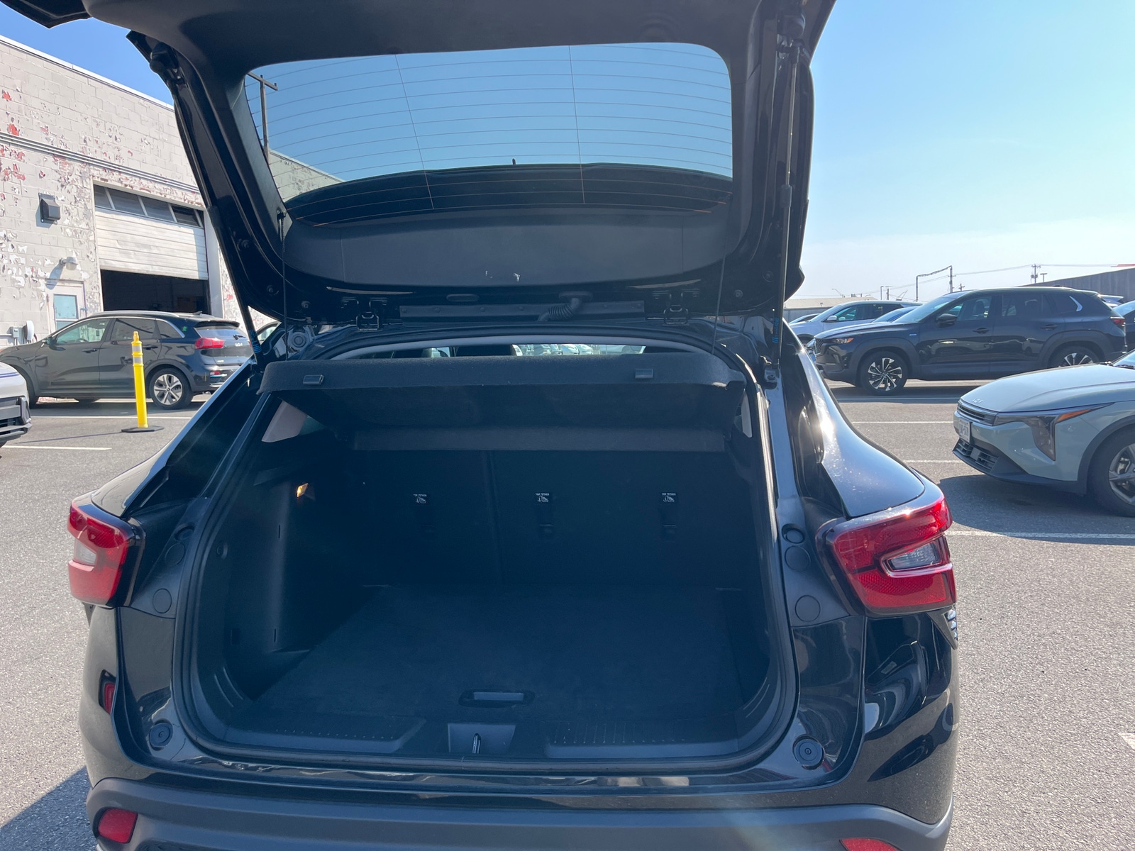 Thumbnail: 2025 Chevrolet Trax - 6