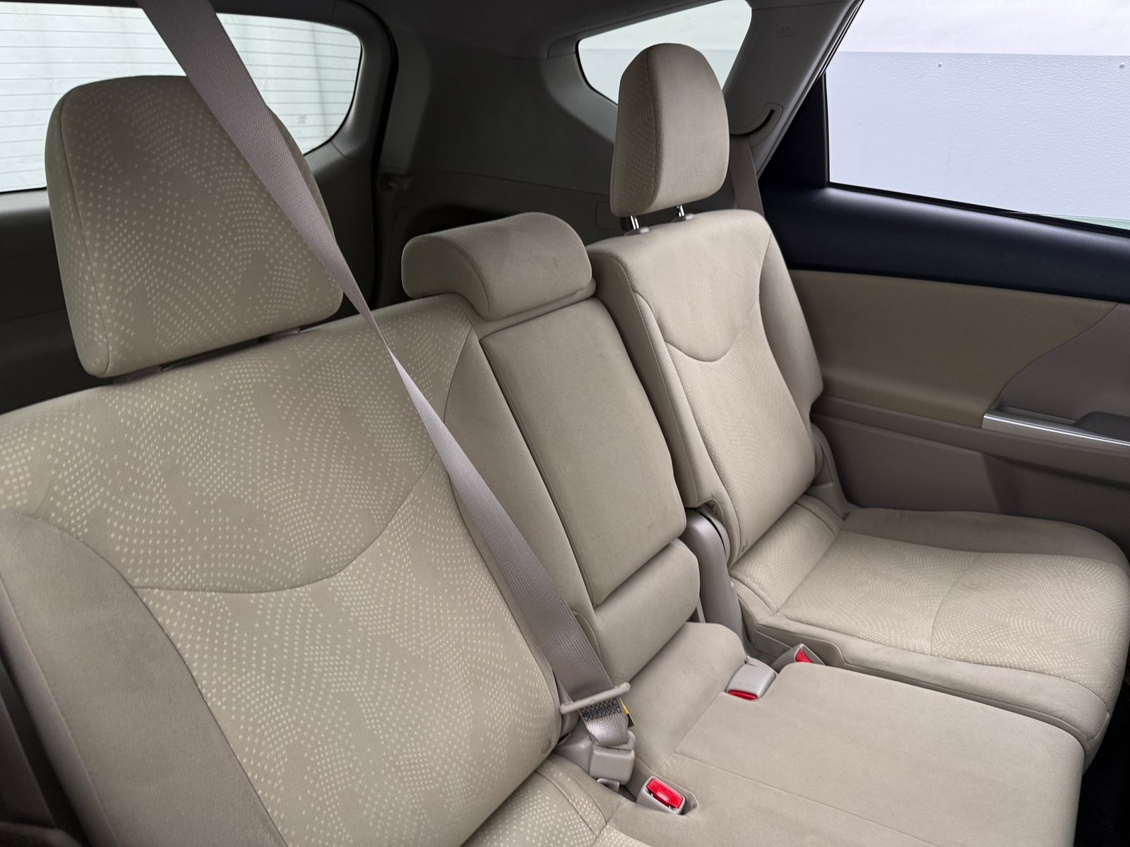 Thumbnail: 2012 Toyota Prius v - 6