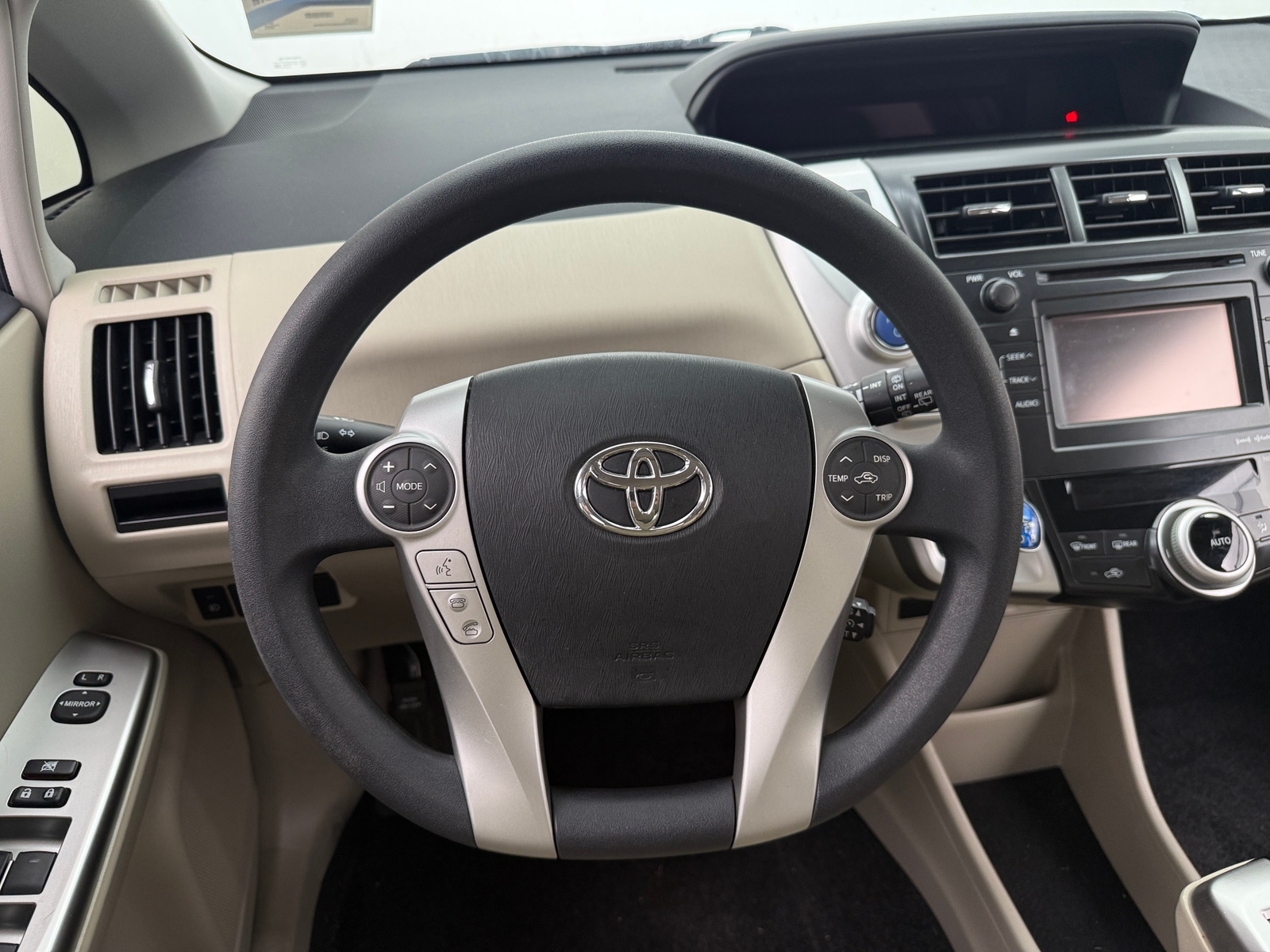 Thumbnail: 2012 Toyota Prius v - 5