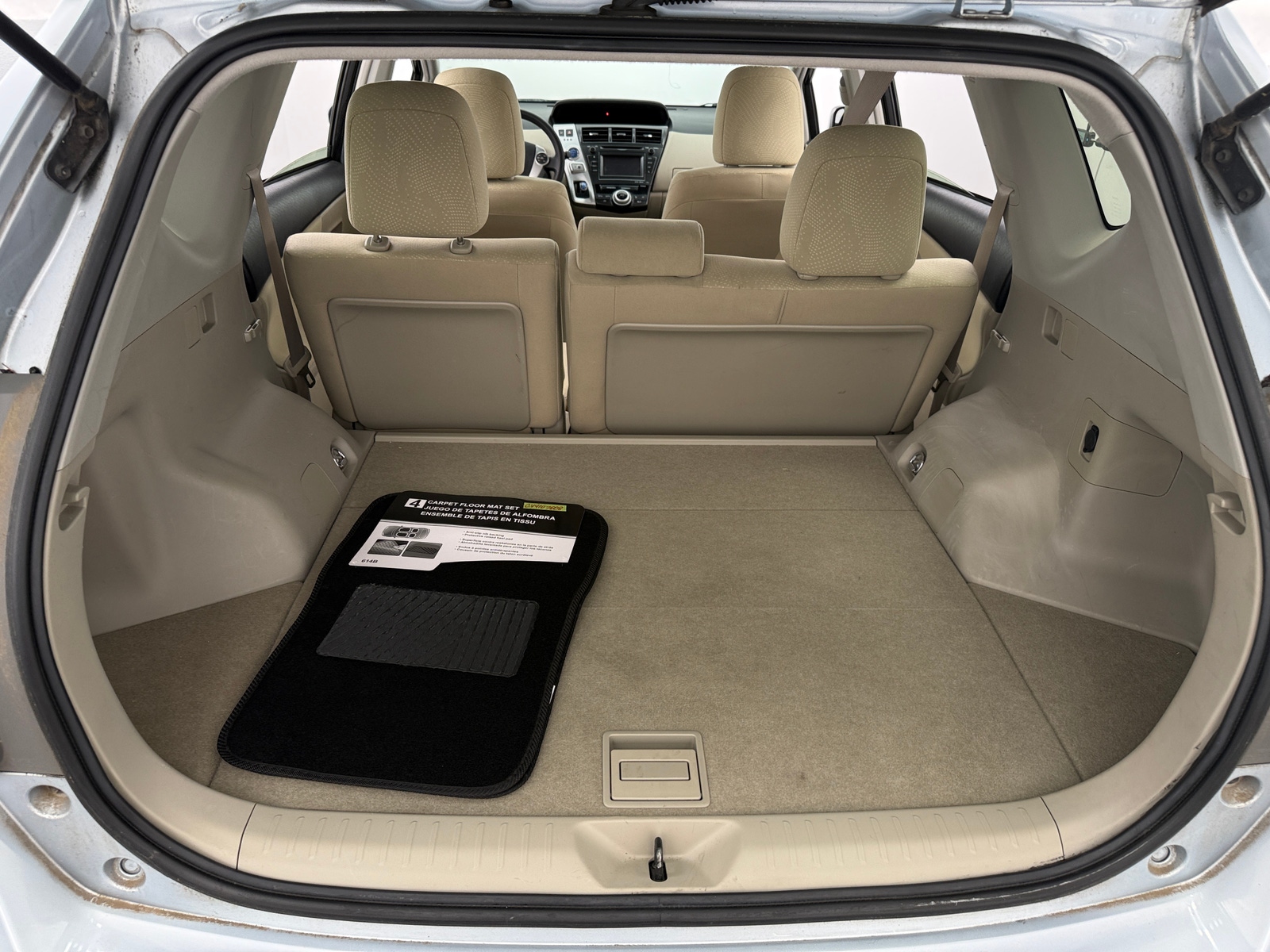 Thumbnail: 2012 Toyota Prius v - 7