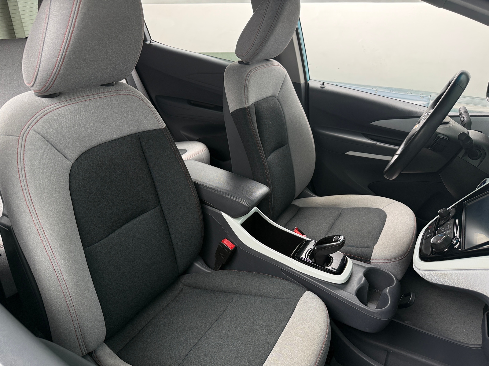 Thumbnail: 2020 Chevrolet Bolt EV - 2