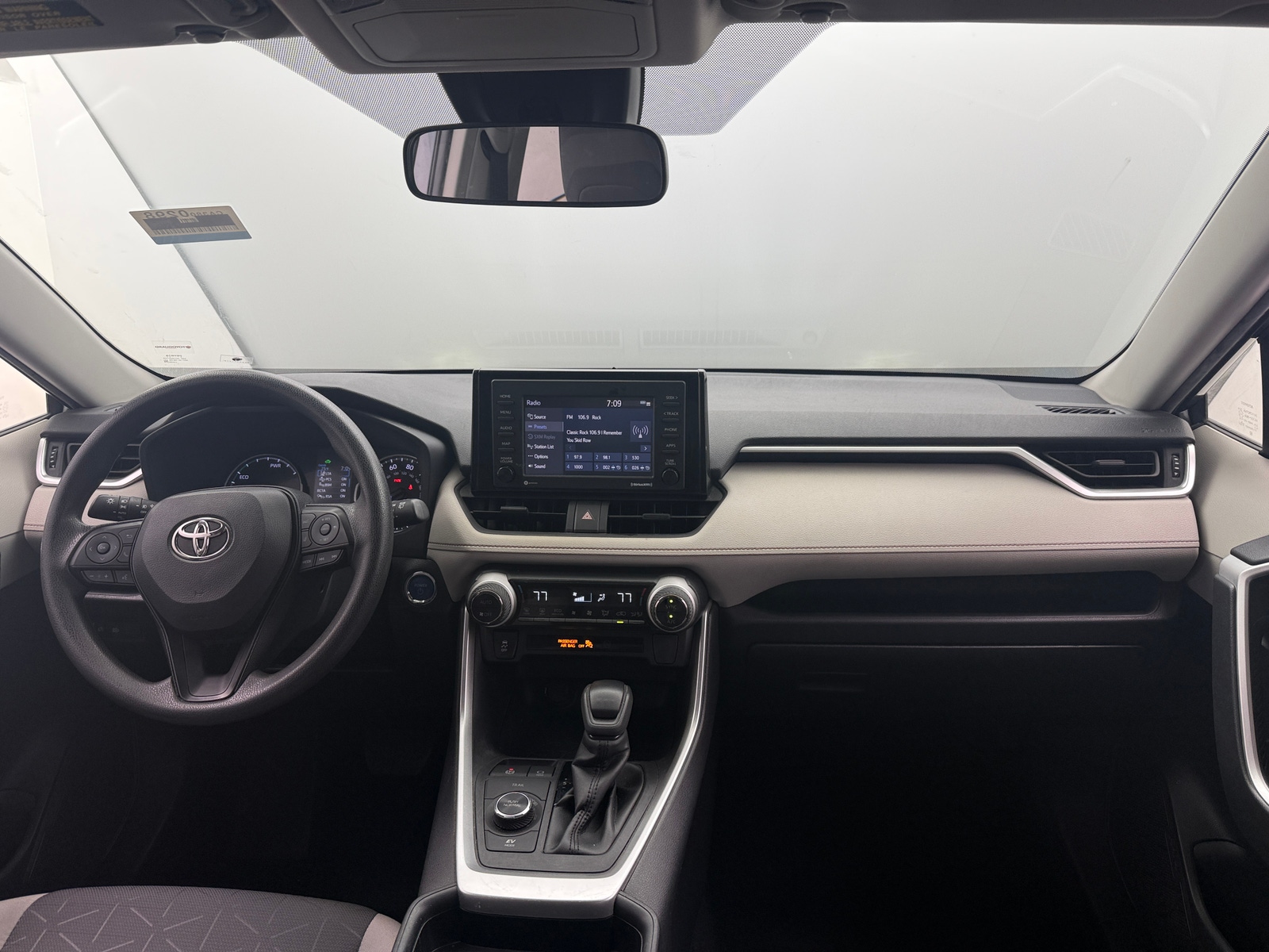 Thumbnail: 2021 Toyota RAV4 - 3