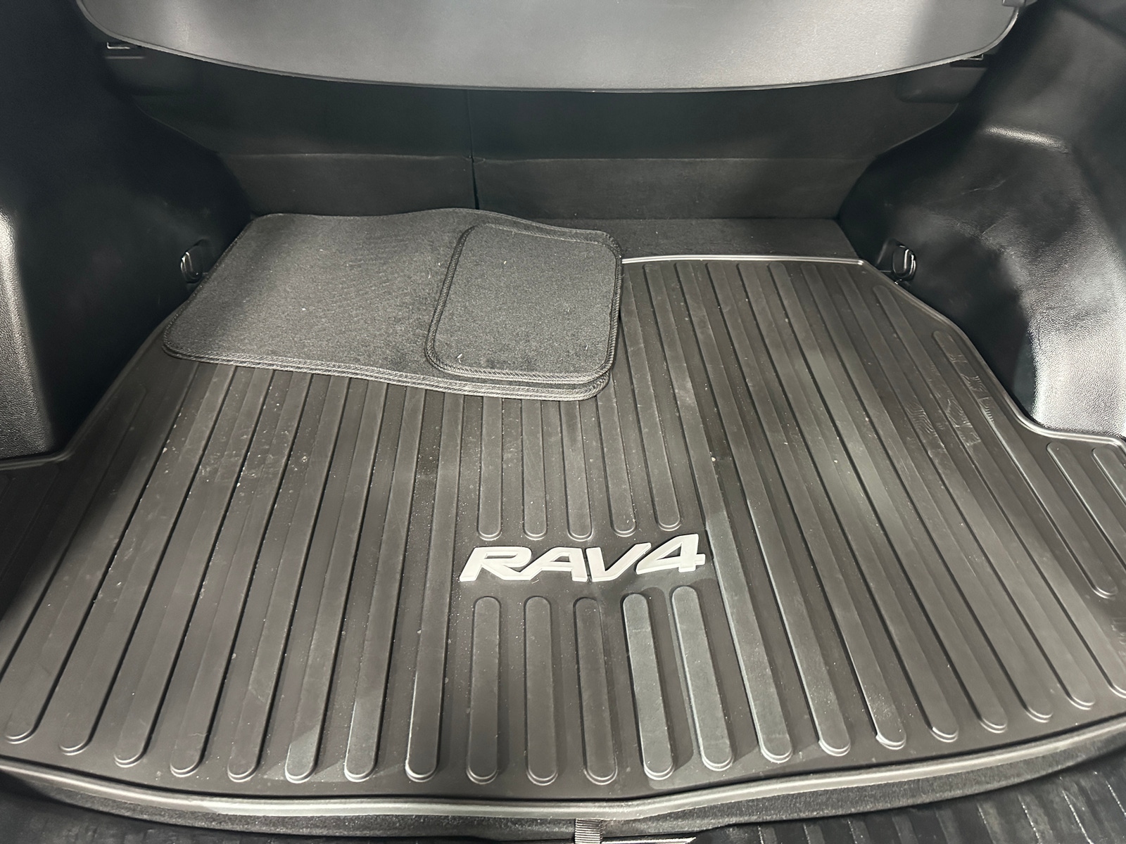 Thumbnail: 2021 Toyota RAV4 - 7