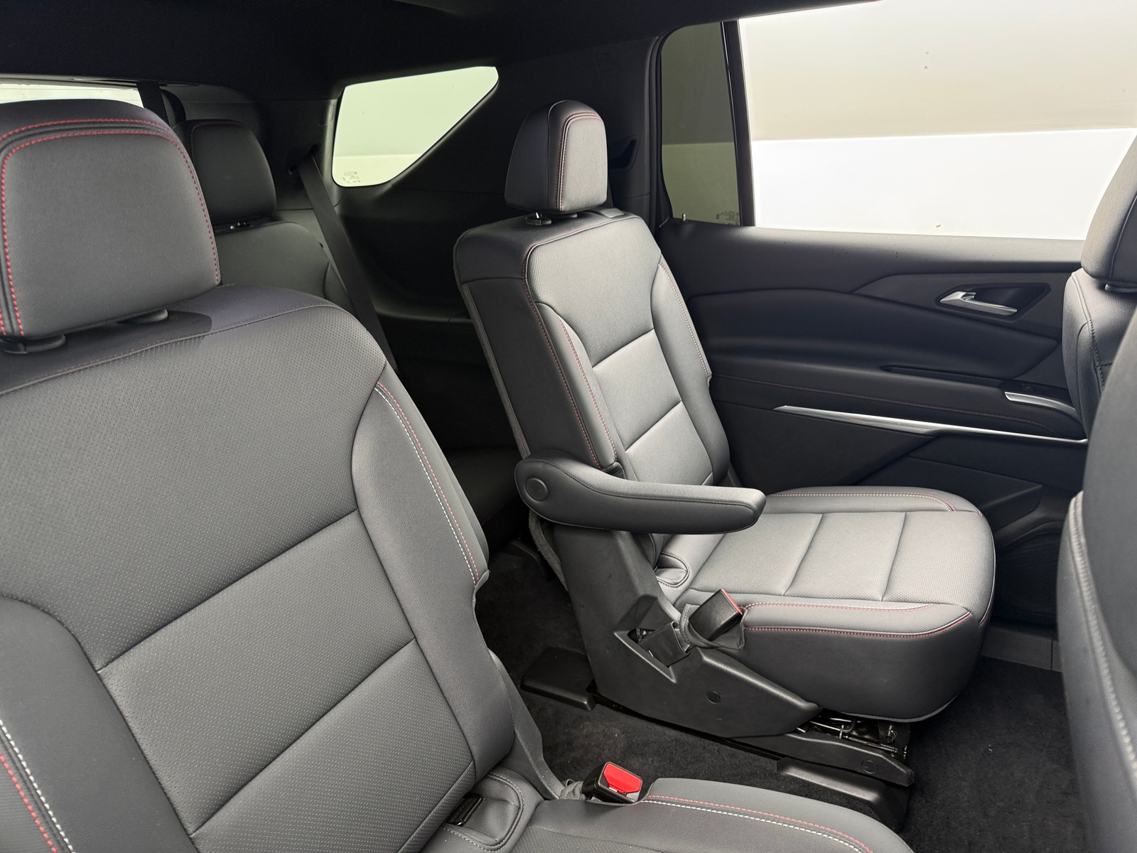 Thumbnail: 2025 Chevrolet Traverse - 5