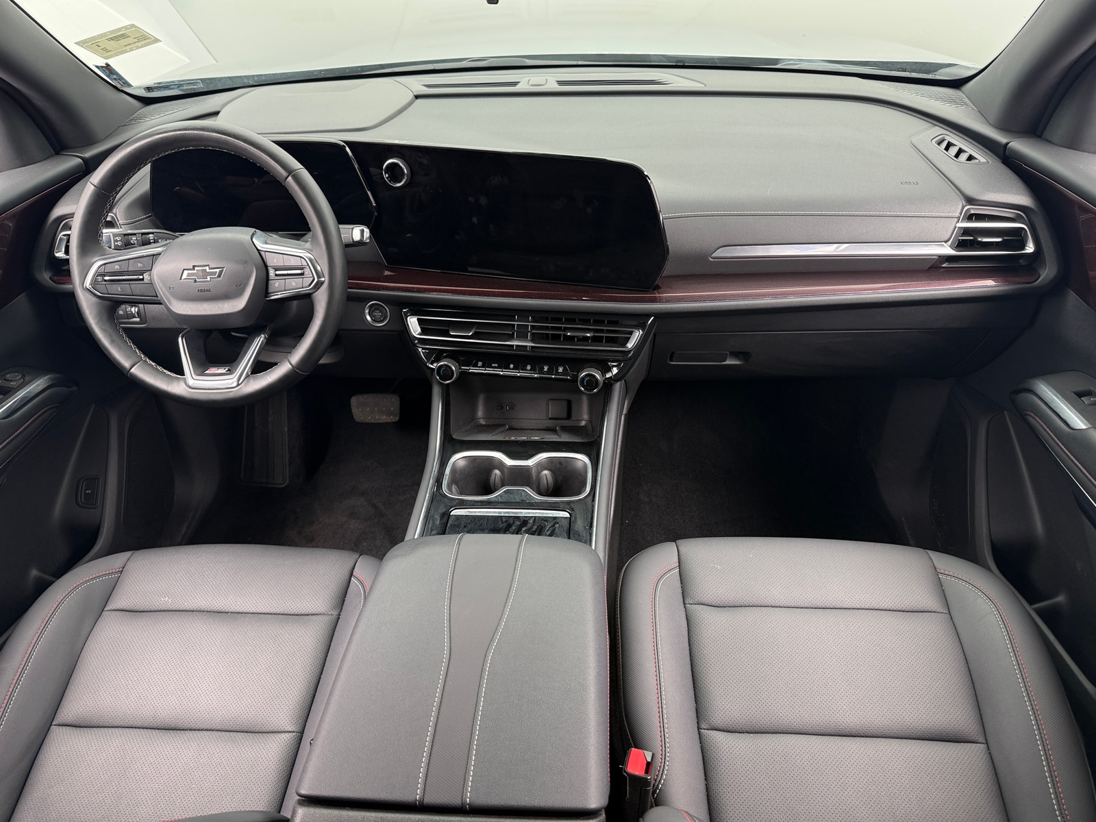 Thumbnail: 2025 Chevrolet Traverse - 2