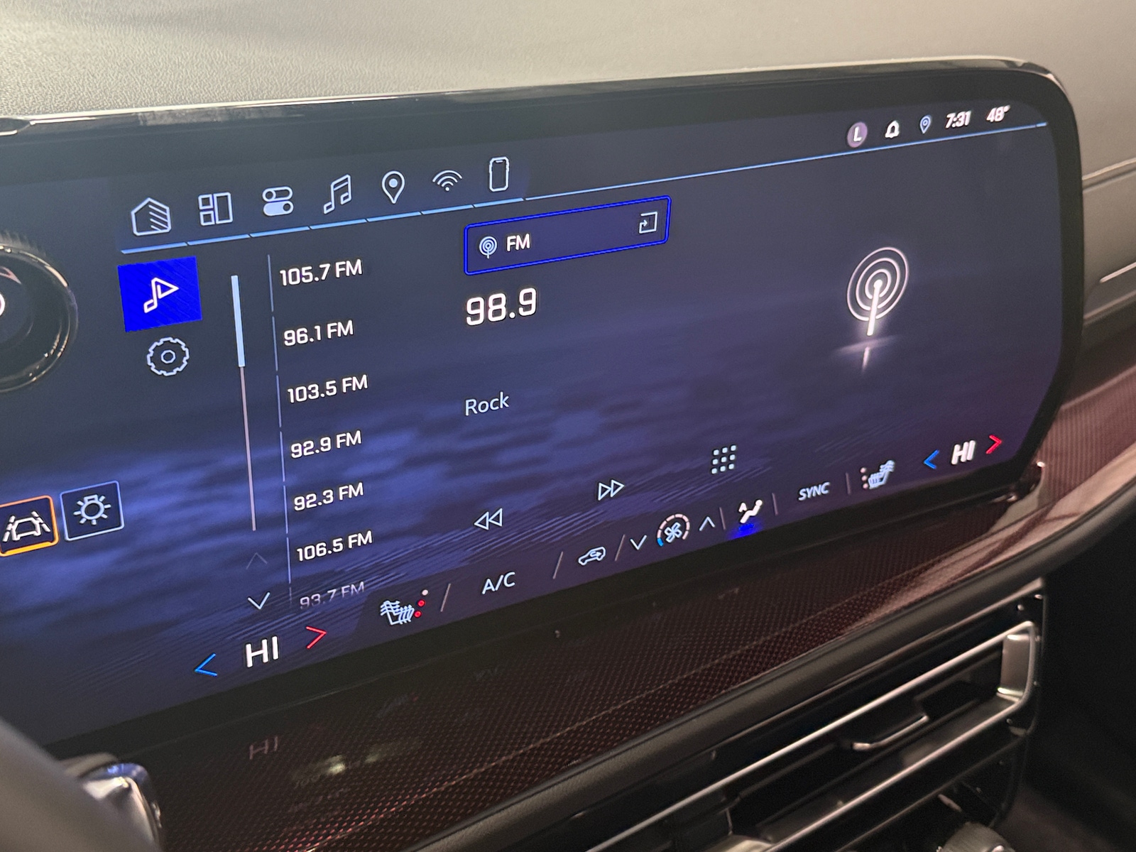 Thumbnail: 2025 Chevrolet Traverse - 3