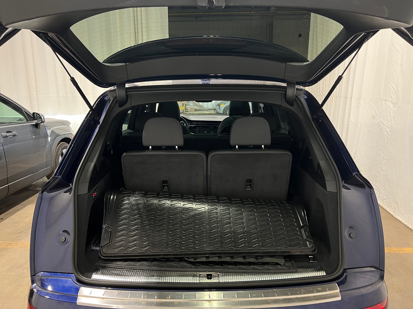 Thumbnail: 2021 Audi Q7 - 6