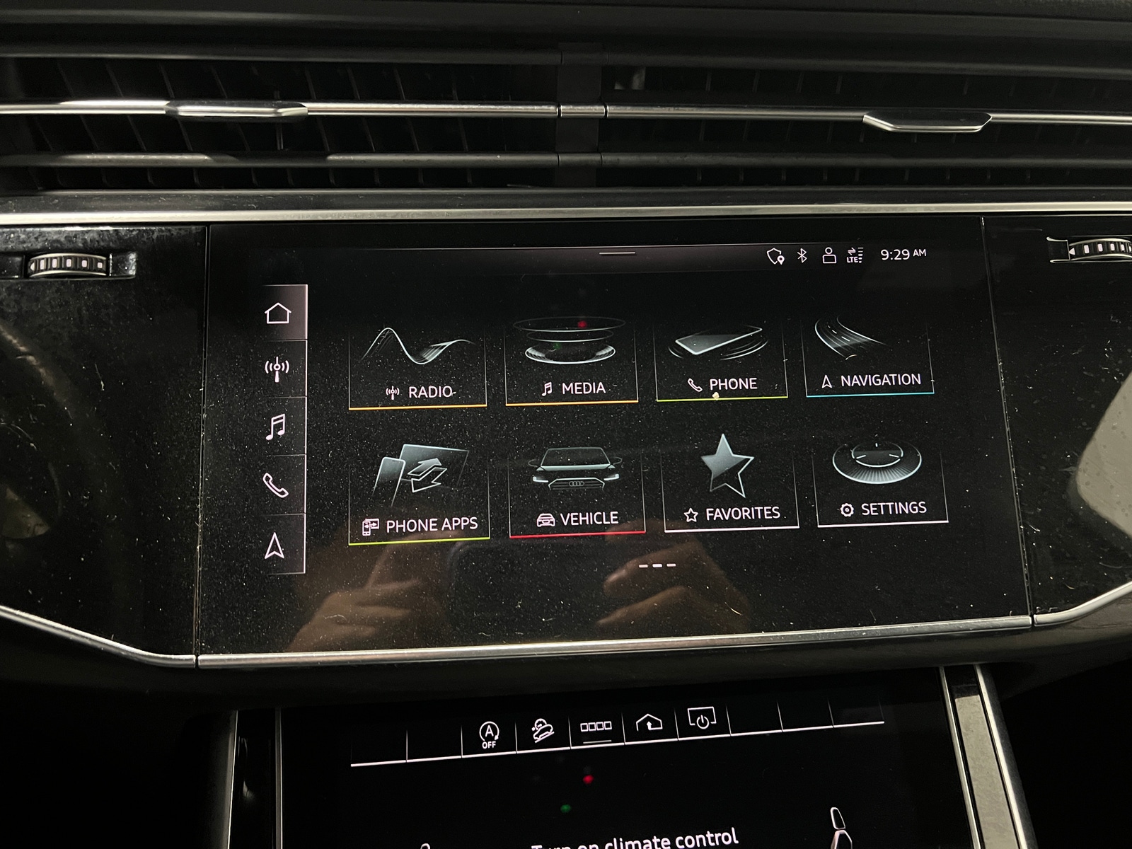 Thumbnail: 2021 Audi Q7 - 3