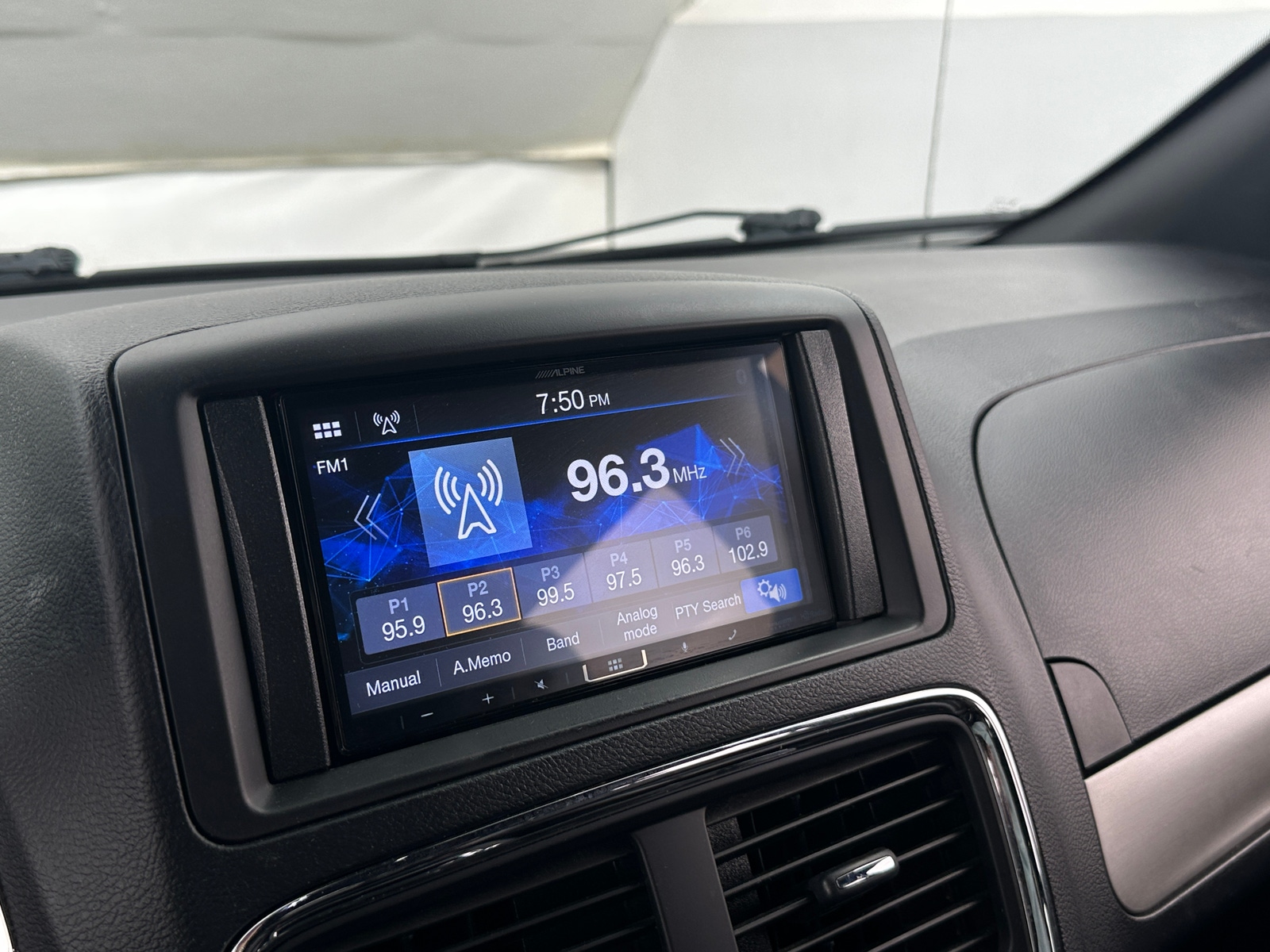 Thumbnail: 2019 Dodge Grand Caravan - 3