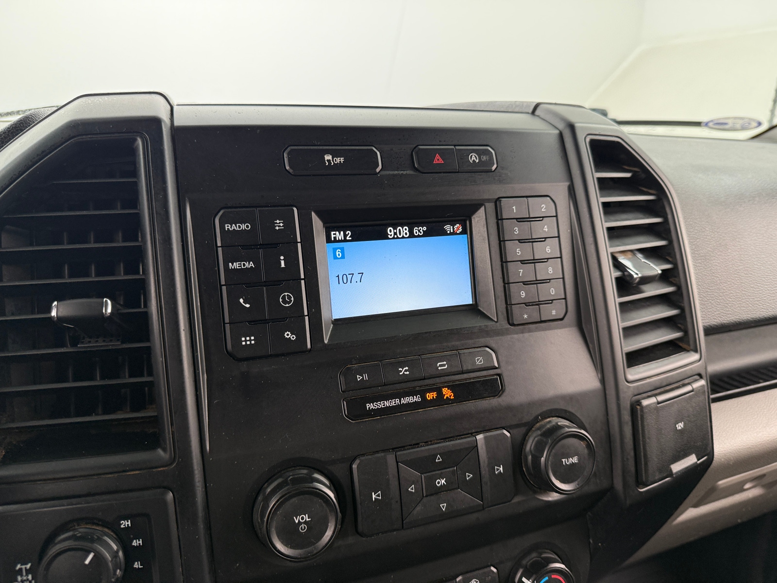 Thumbnail: 2020 Ford Econoline - 3