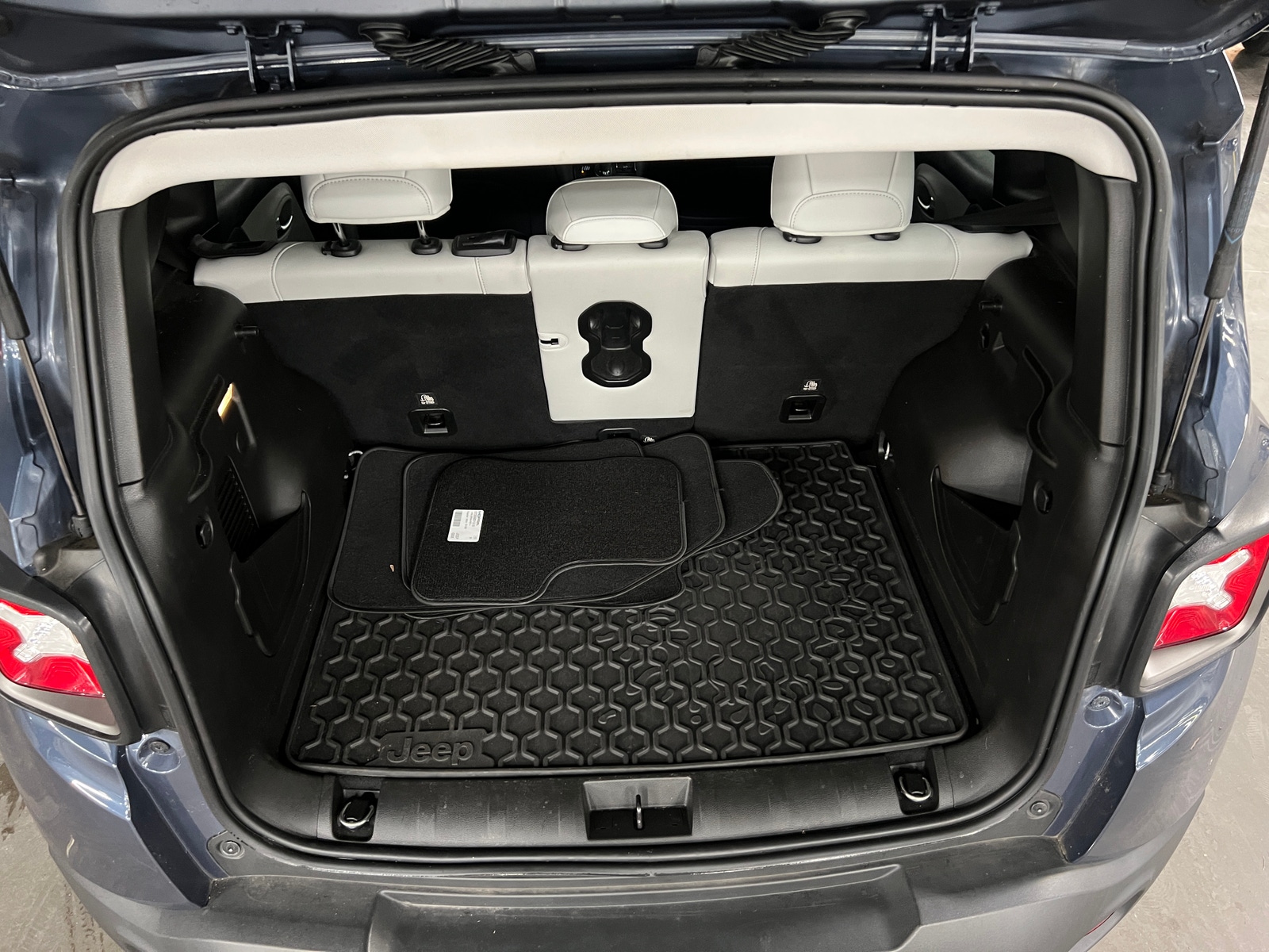 Thumbnail: 2021 Jeep Renegade - 6