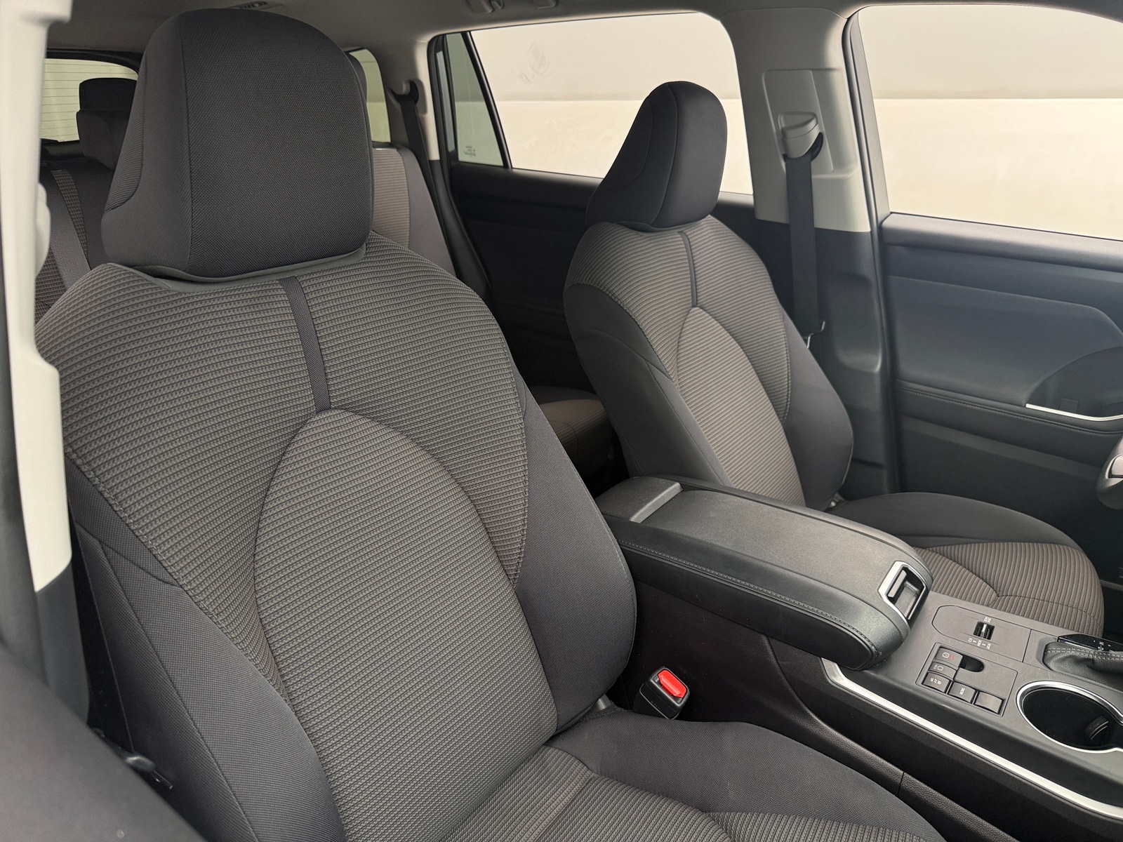 Thumbnail: 2025 Toyota Highlander - 2