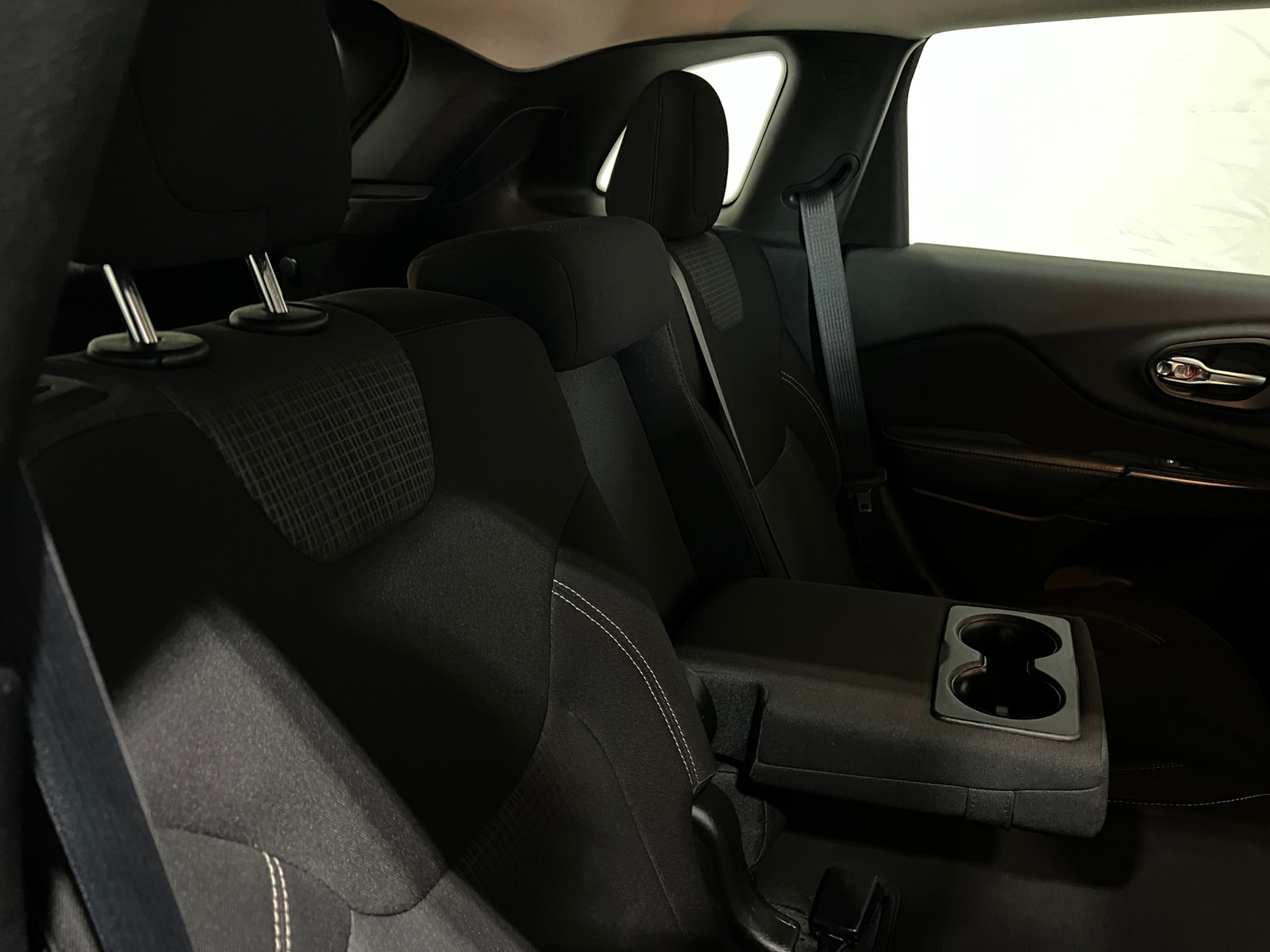 Thumbnail: 2017 Jeep Cherokee - 6