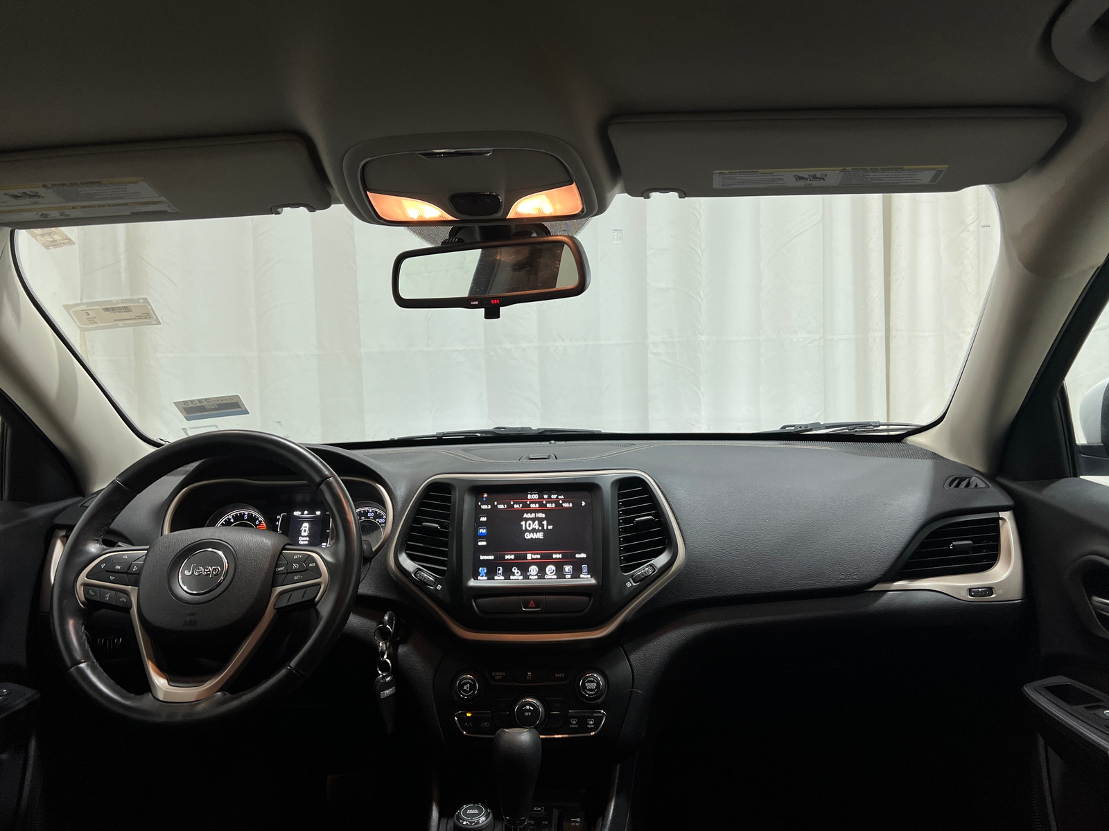 Thumbnail: 2017 Jeep Cherokee - 3