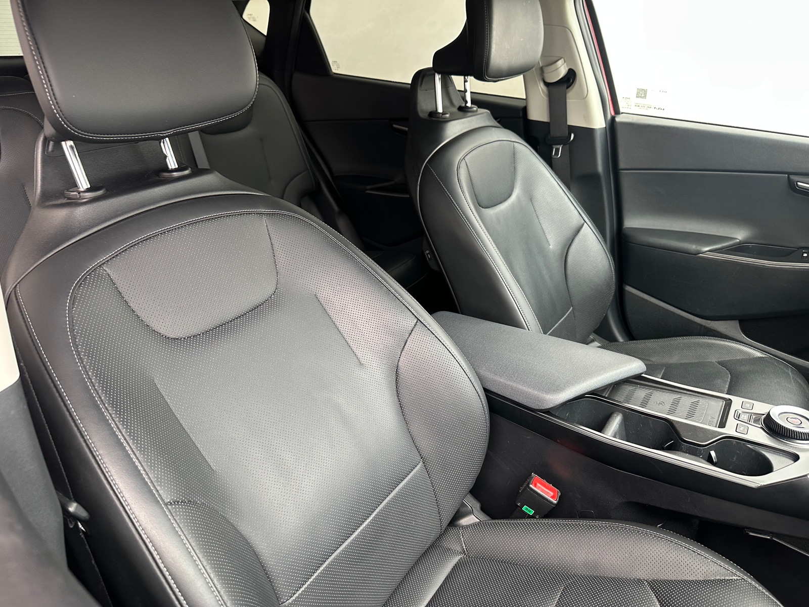 Thumbnail: 2023 Kia EV6 - 2