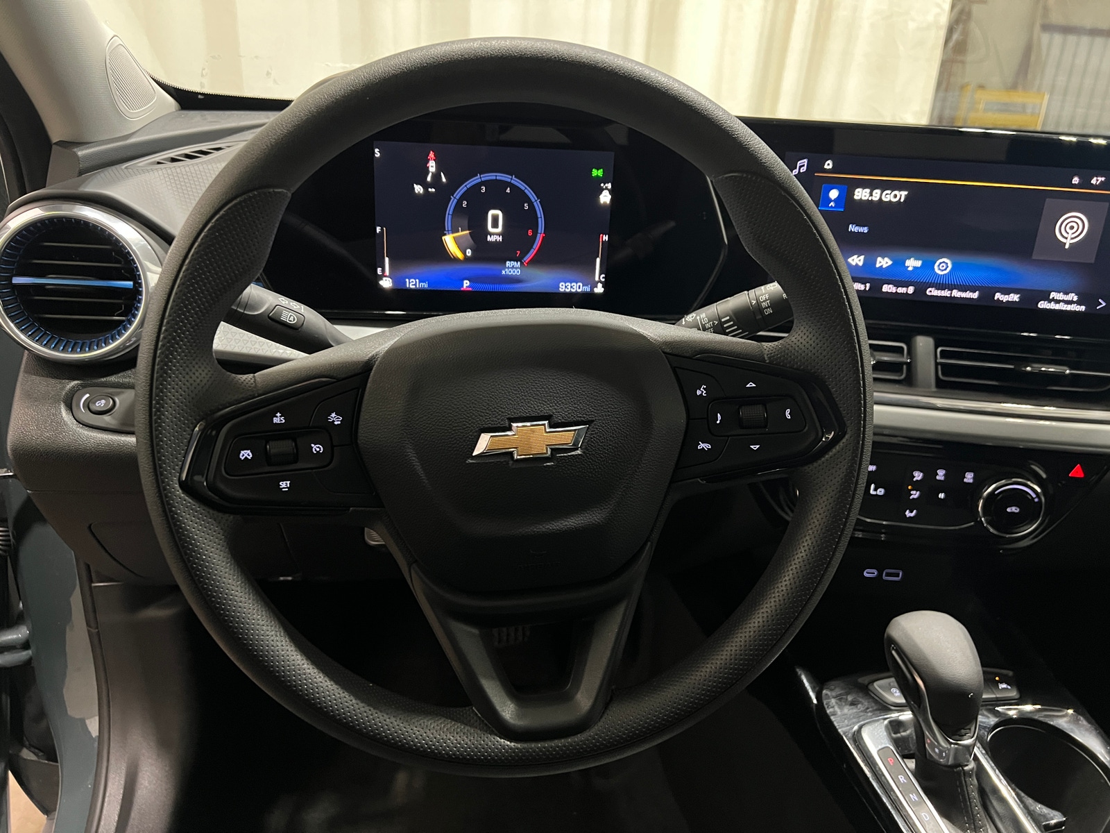 Thumbnail: 2025 Chevrolet Trax - 5